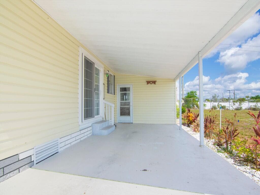 196 NE Emerald Drive, Jensen Beach, FL 34957 — photo 3 of 32
