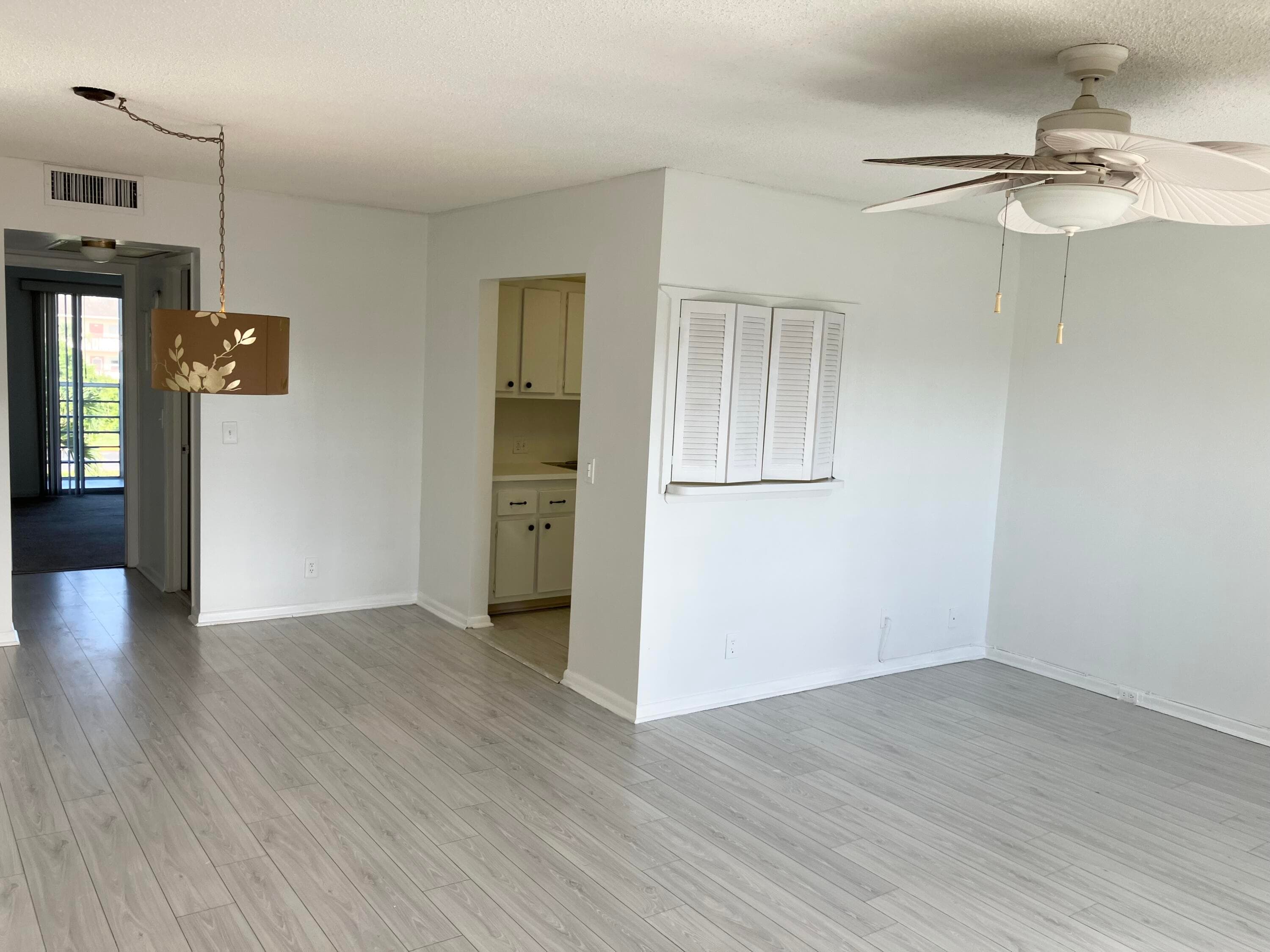 156 Suffolk D, Boca Raton, FL 33434 — photo 2 of 38