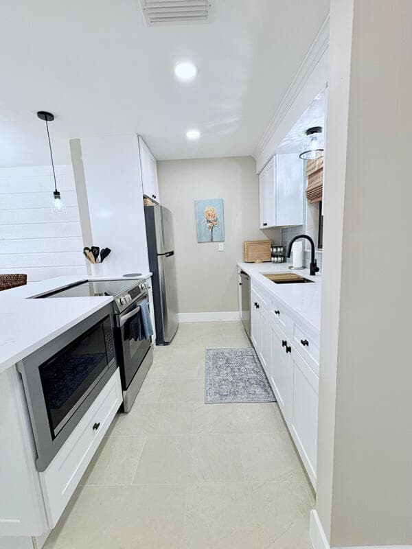 2050 Oleander Boulevard 2-205, Fort Pierce, FL 34950 — photo 1 of 19