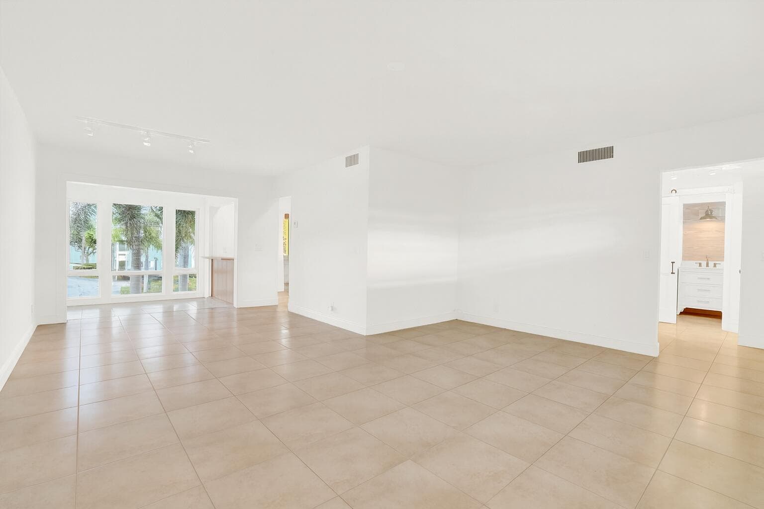 32 Colonial Club Drive 203, Boynton Beach, FL 33435 — photo 3 of 43