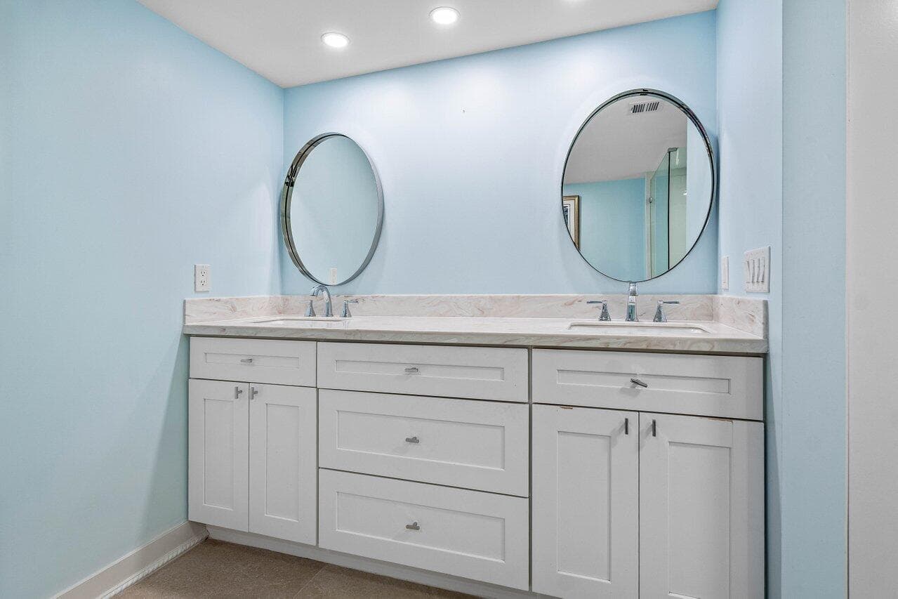 2450 Presidential Way 607, West Palm Beach, FL 33401 — photo 17 of 38