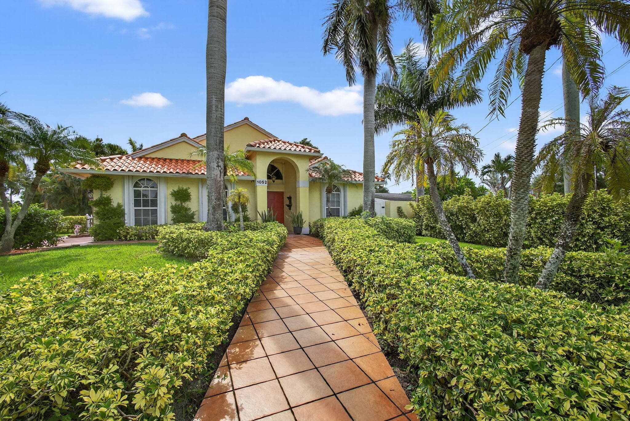 1052 W Shore Drive, West Palm Beach, FL 33406 — photo 3 of 65