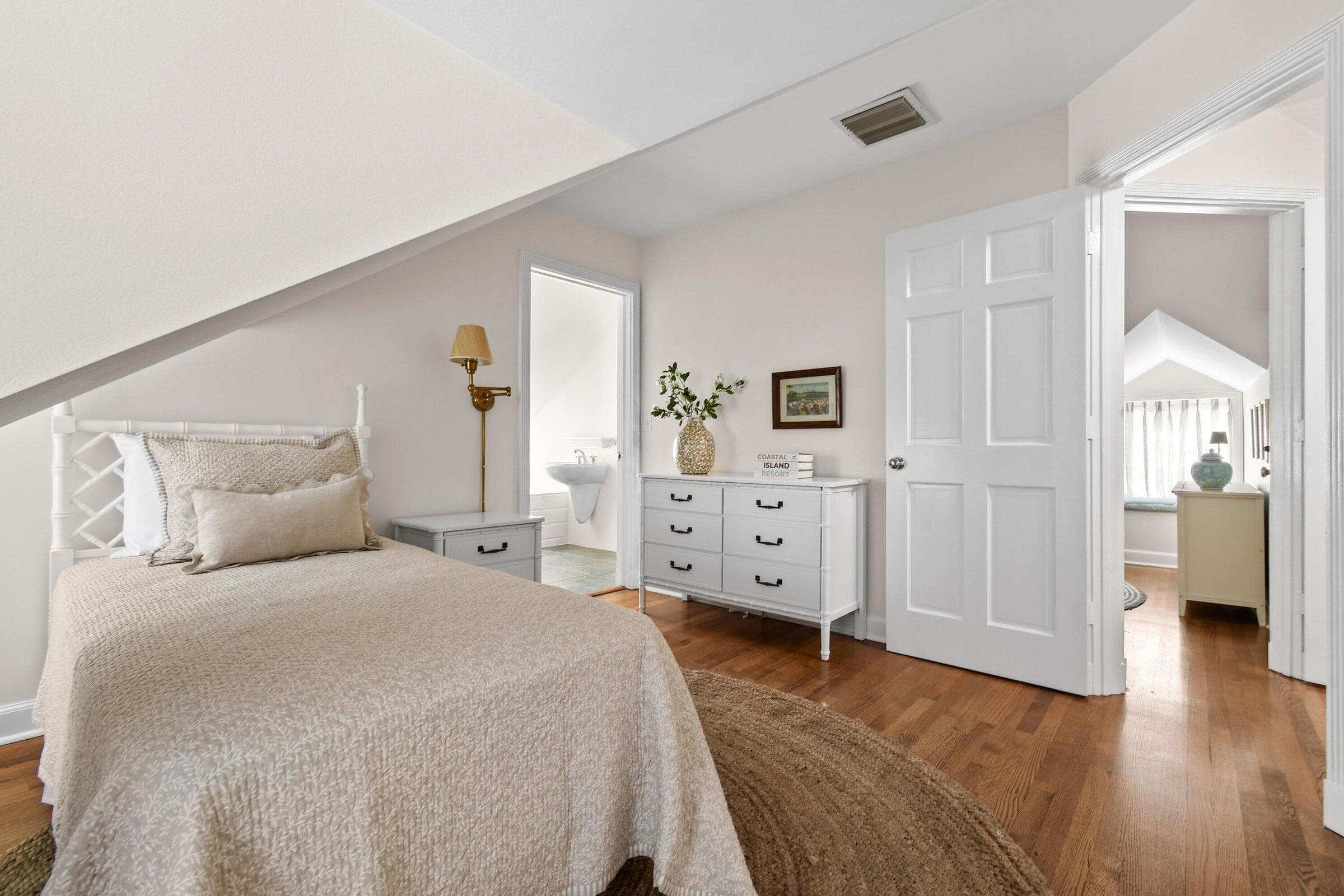 117 Via Vizcaya, Palm Beach, FL 33480 — photo 16 of 21