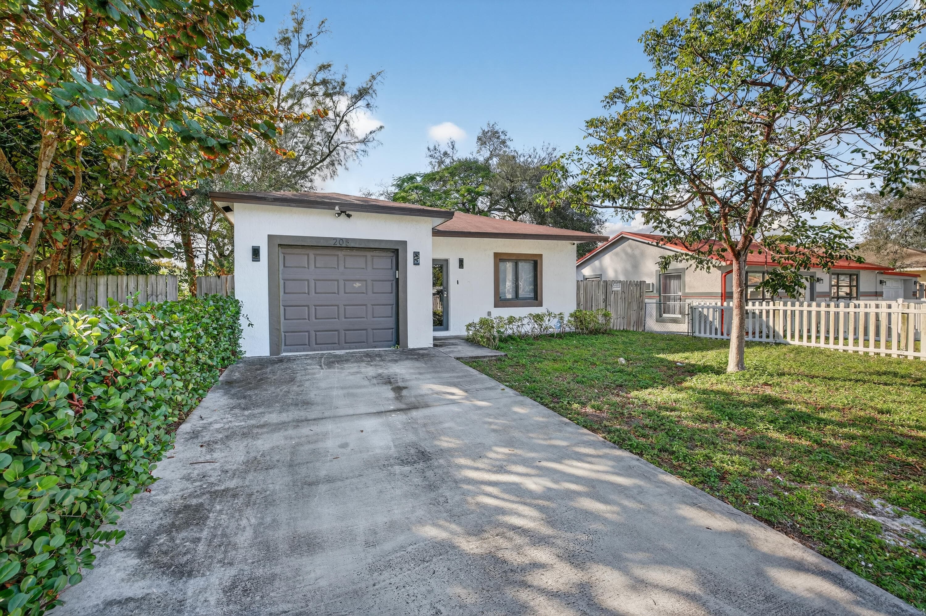 205 NW 27th Terrace, Fort Lauderdale, FL 33311 — photo 3 of 36