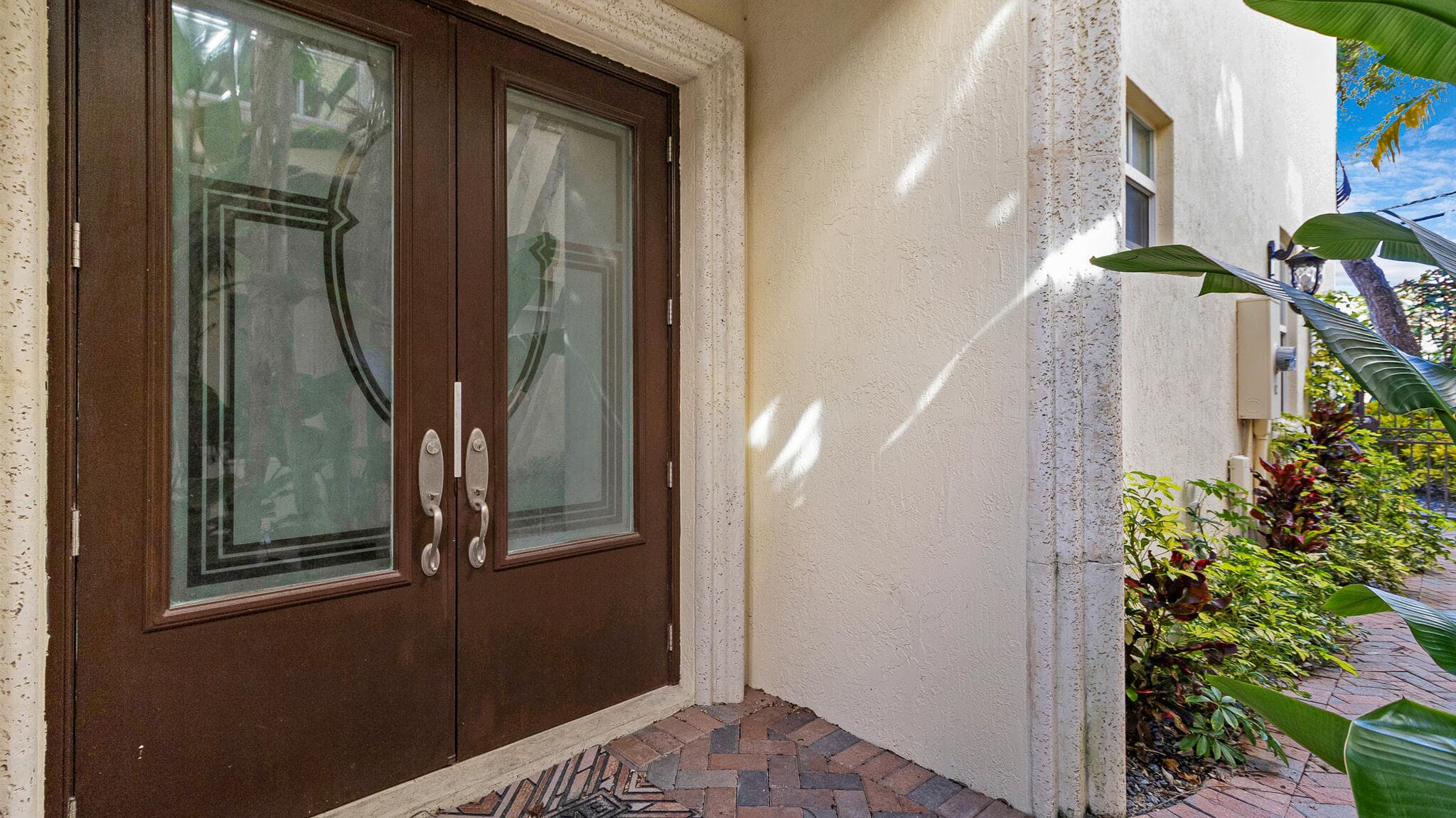 814 N Victoria Park Road, Fort Lauderdale, FL 33304 — photo 5 of 41
