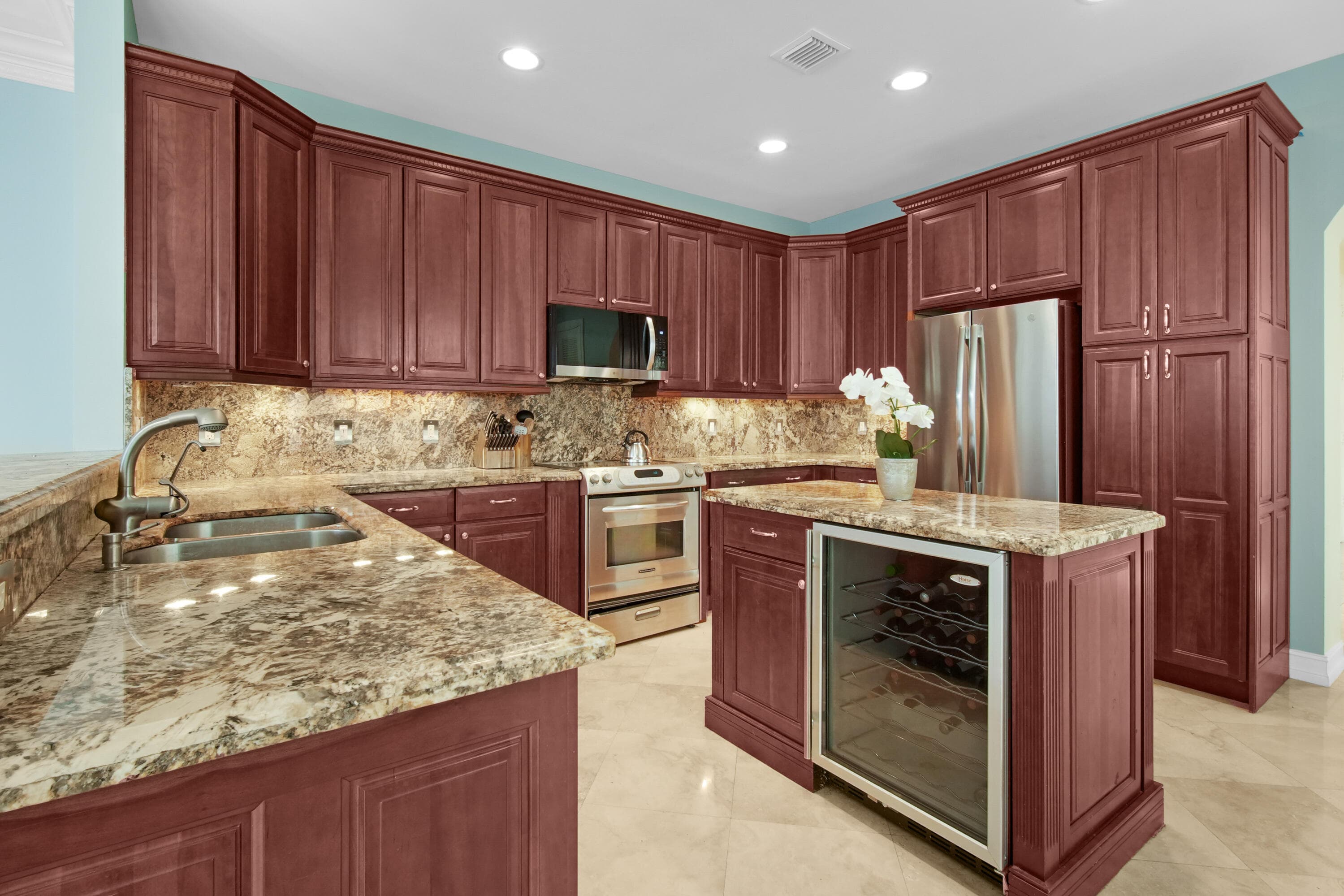 814 N Victoria Park Road, Fort Lauderdale, FL 33304 — photo 13 of 41