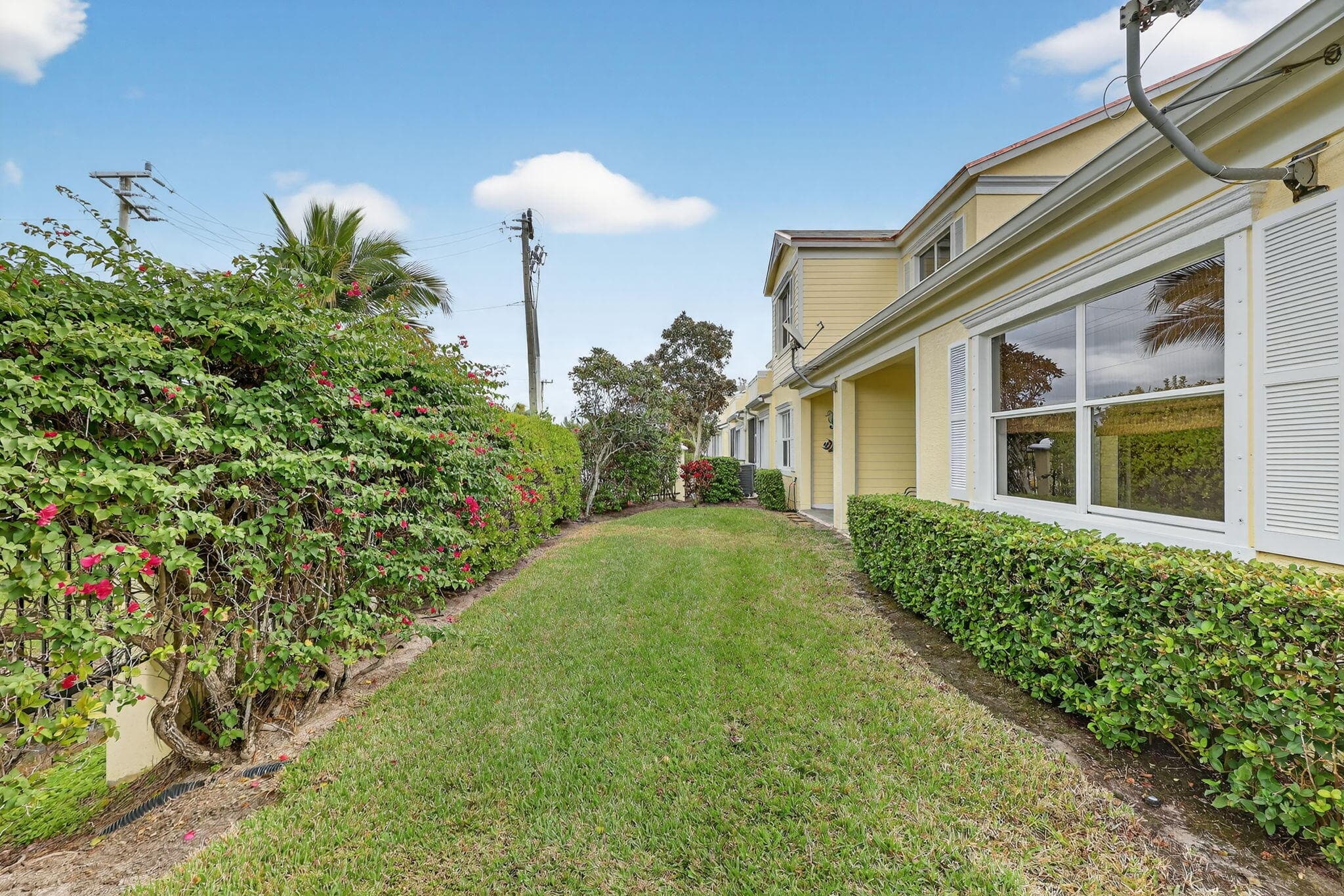 906 Mariner Bay Boulevard, Hutchinson Island, FL 34949 — photo 34 of 61