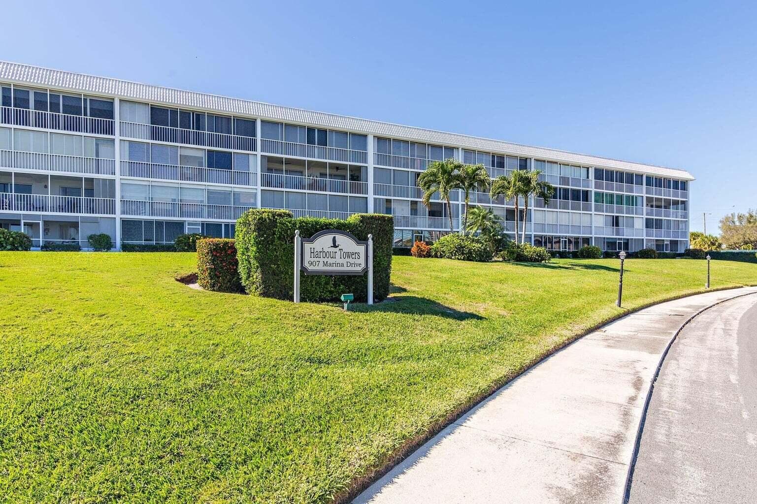907 Marina Drive 402, North Palm Beach, FL 33408 — photo 26 of 52