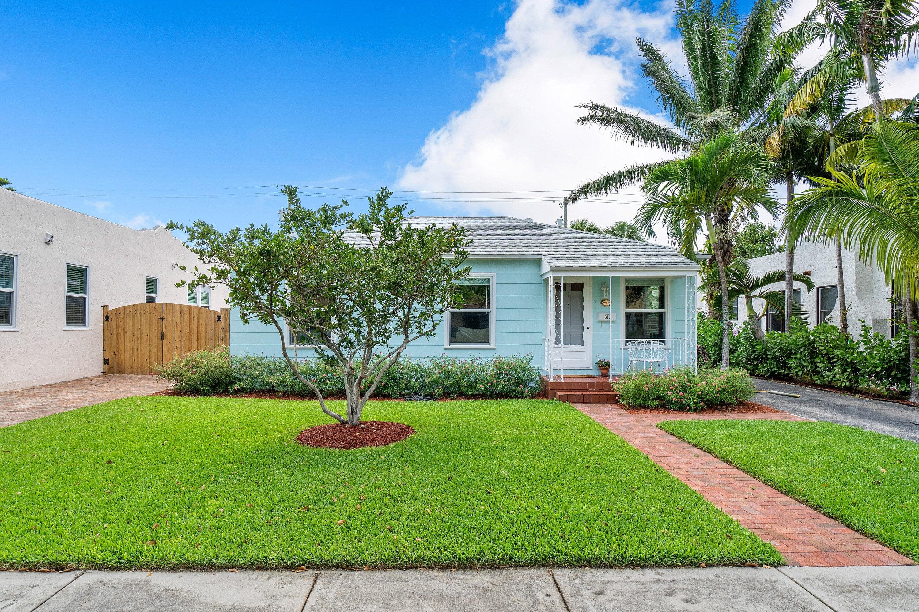 816 Avon Road, West Palm Beach, FL 33401 — photo 1 of 19