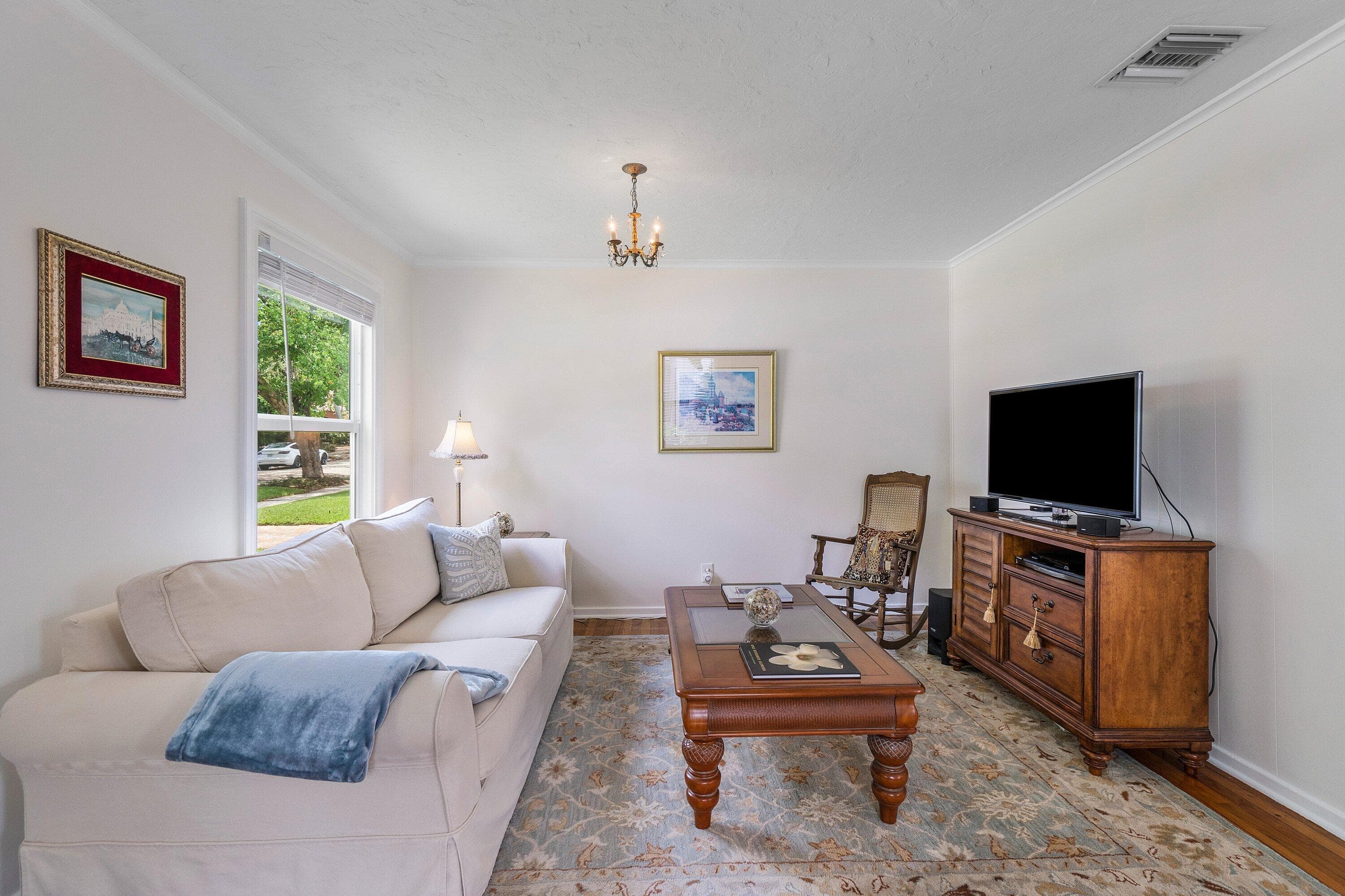 816 Avon Road, West Palm Beach, FL 33401 — photo 4 of 19