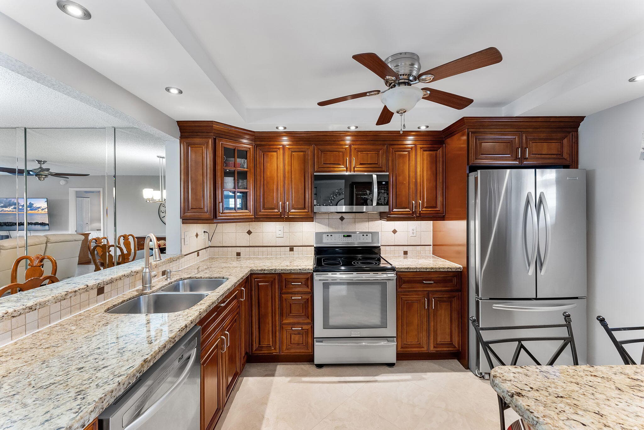 3930 Inverrary Boulevard 505-d, Lauderhill, FL 33319 — photo 5 of 30