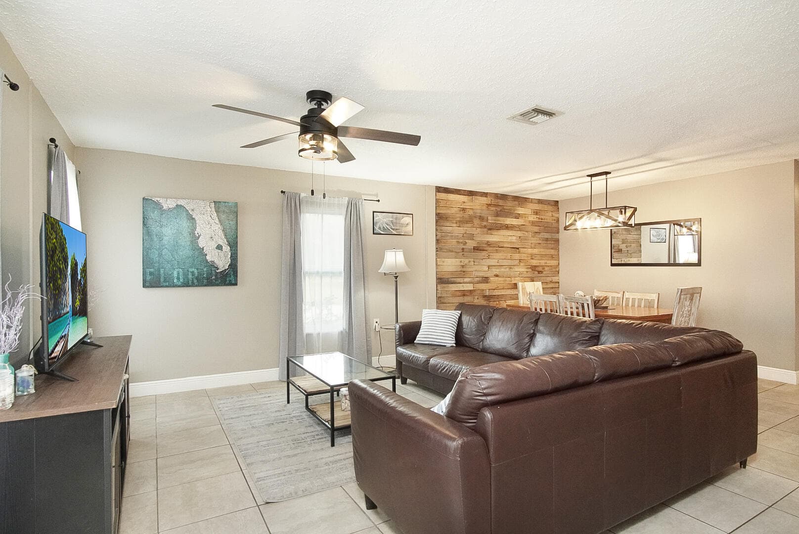 1002 Avenue E E, Fort Pierce, FL 34950 — photo 5 of 34