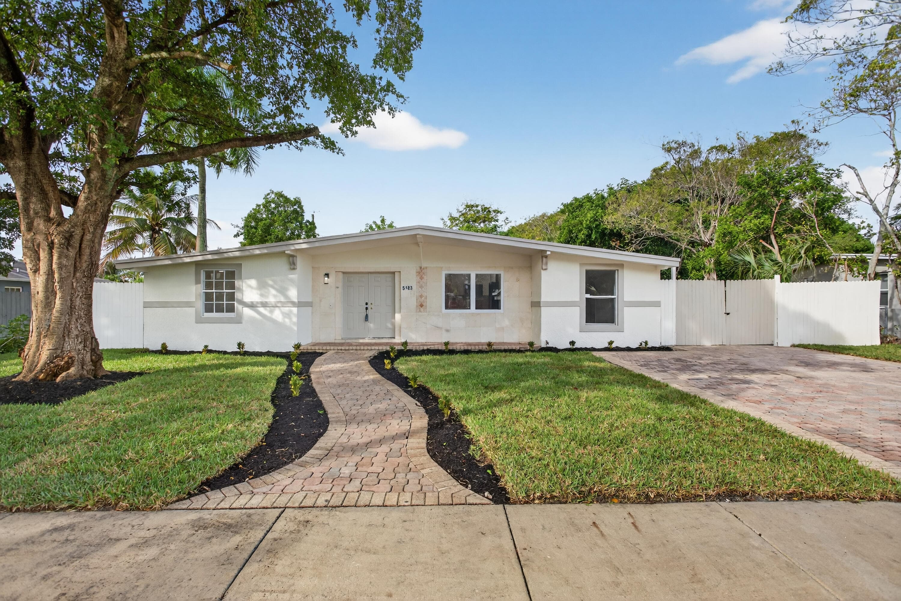 5183 NE 15th Avenue, Pompano Beach, FL 33064 — photo 1 of 34