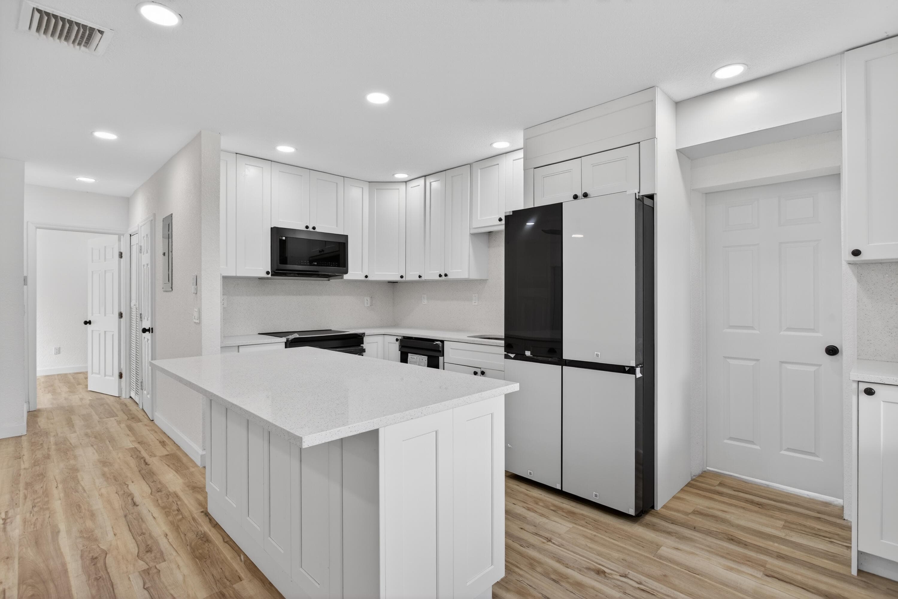 5183 NE 15th Avenue, Pompano Beach, FL 33064 — photo 14 of 34