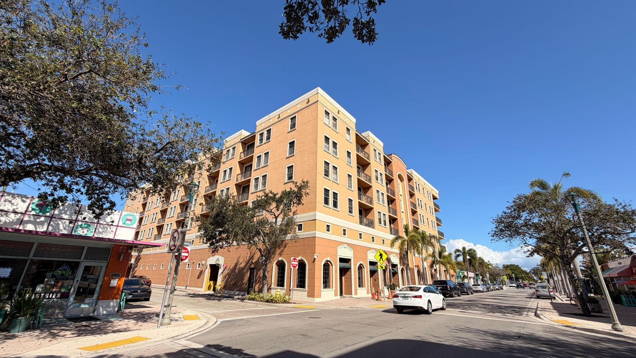 511 Lucerne Avenue 610, Lake Worth Beach, FL 33460 — photo 3 of 30