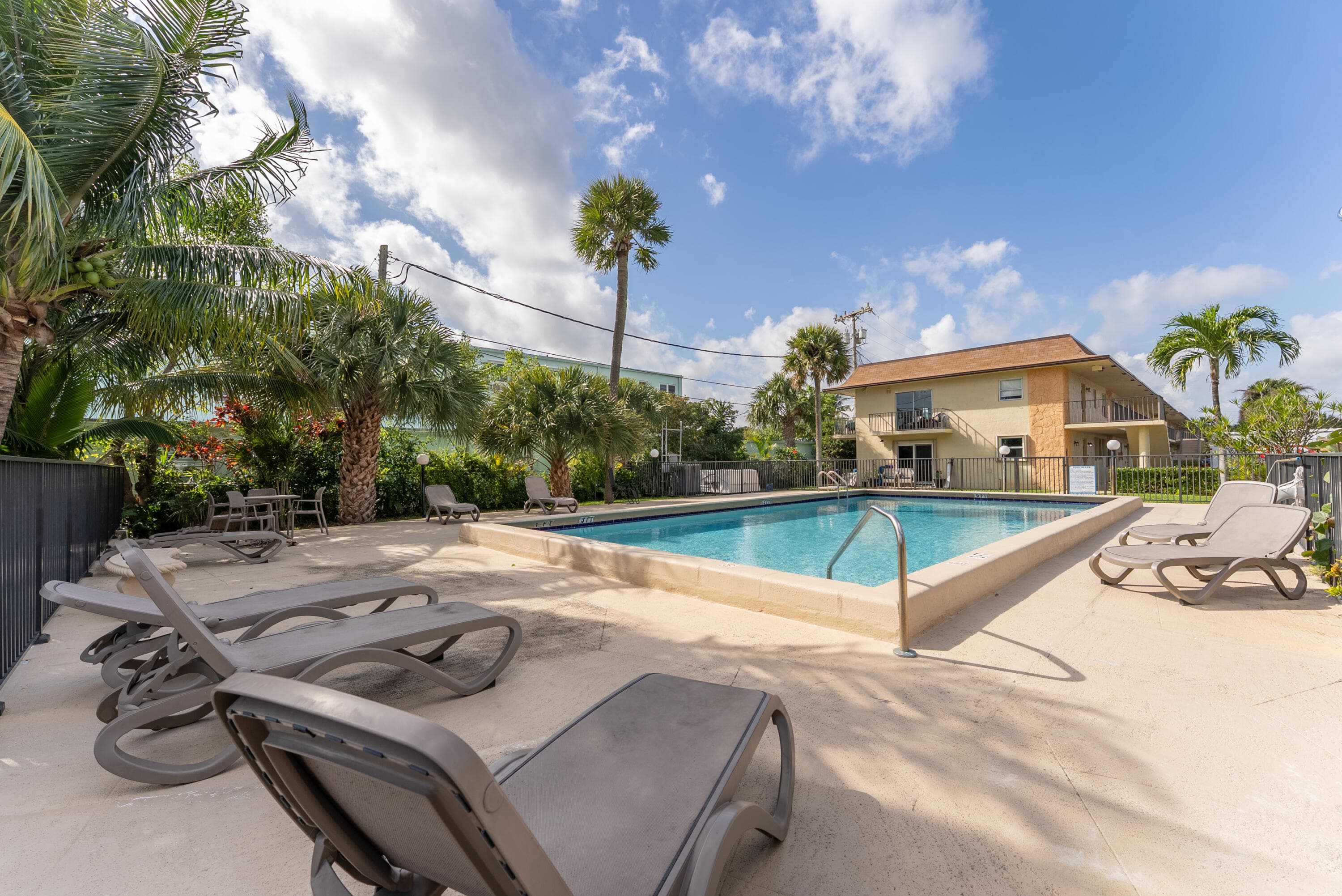720 N Dixie Highway 603, Lantana, FL 33462 — photo 17 of 27