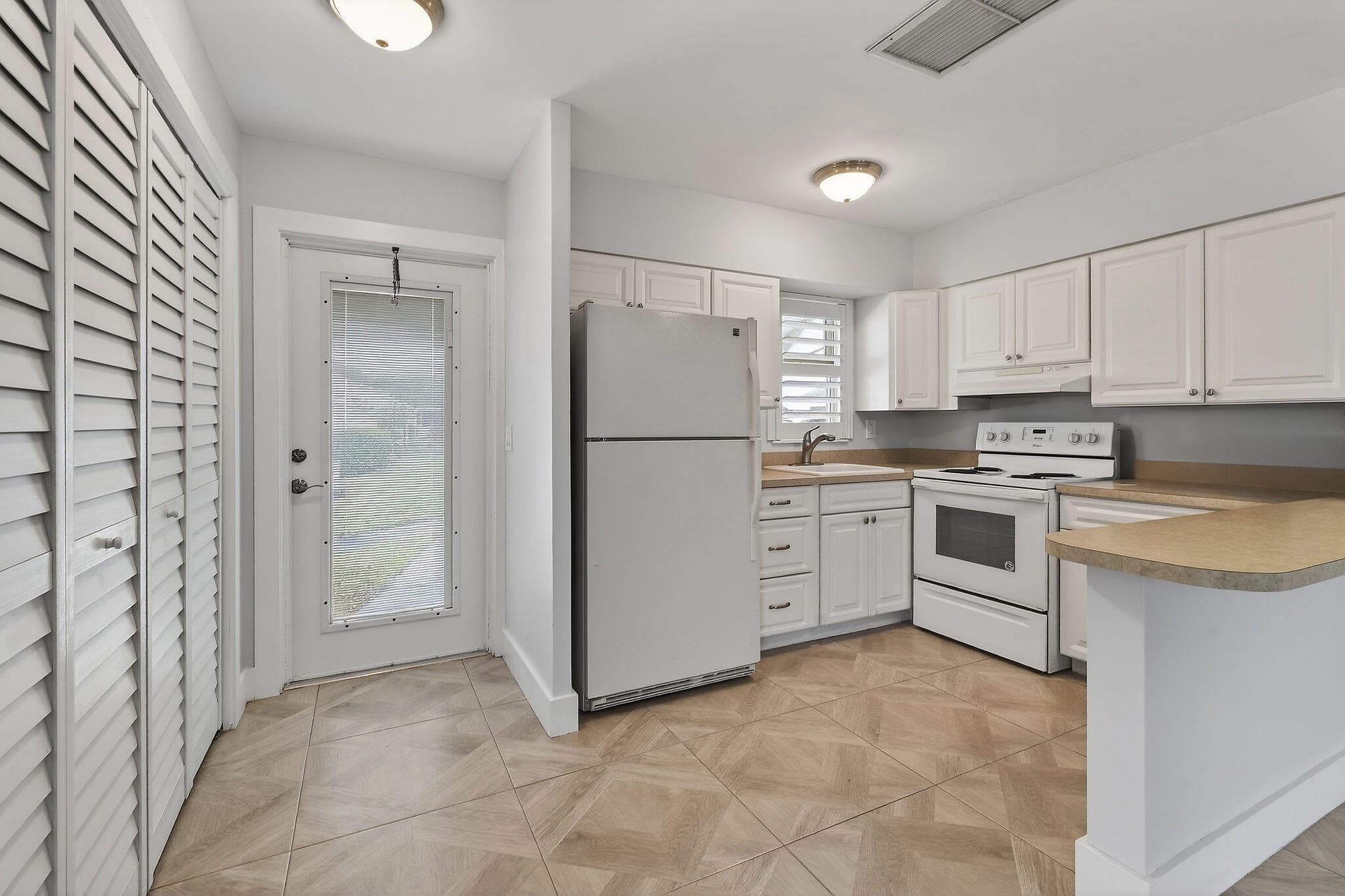 3060 Meridian Way N 8, Palm Beach Gardens, FL 33410 — photo 10 of 26