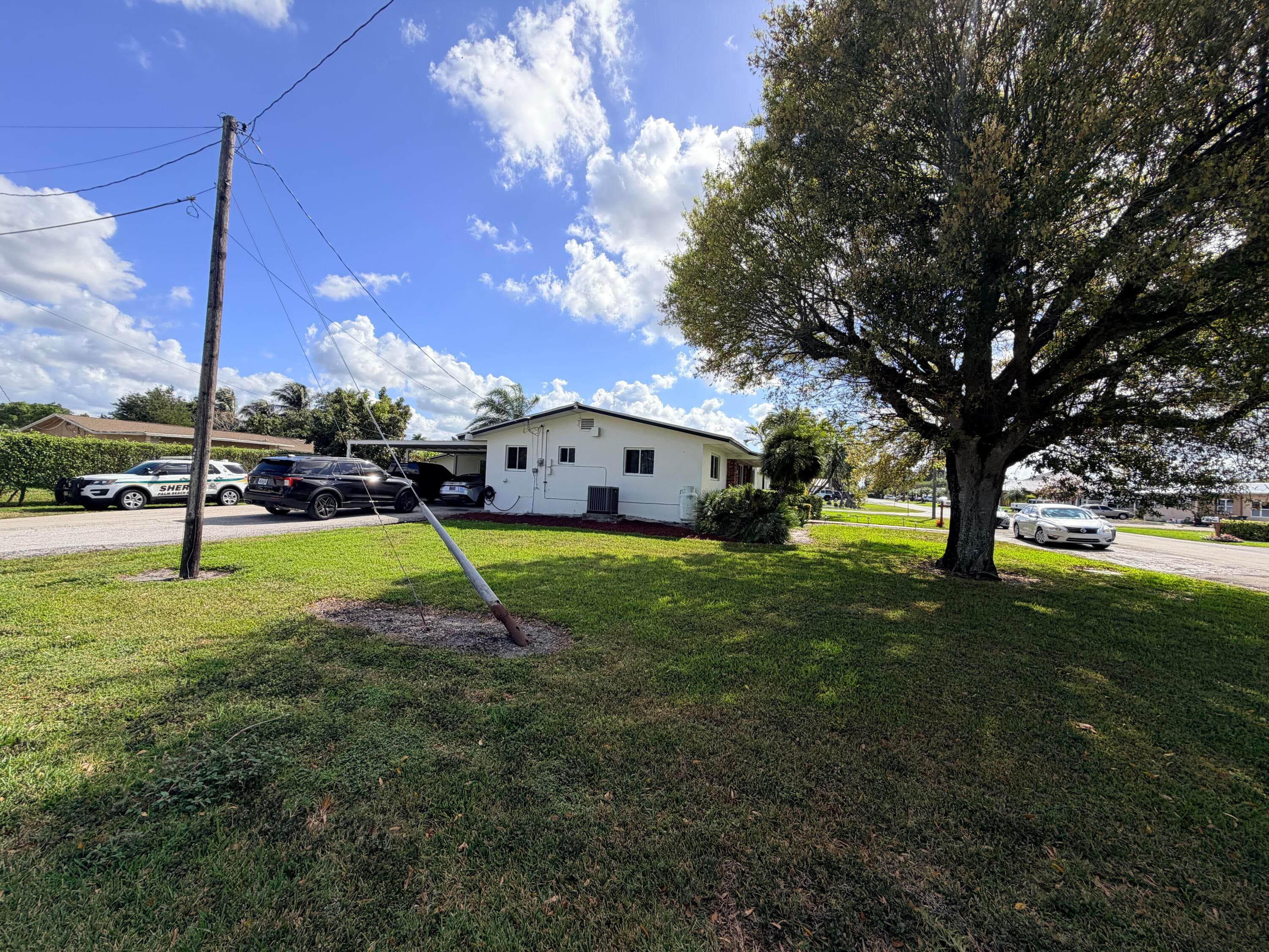 955 NW 4th St Street, Belle Glade, FL 33430 — photo 4 of 26