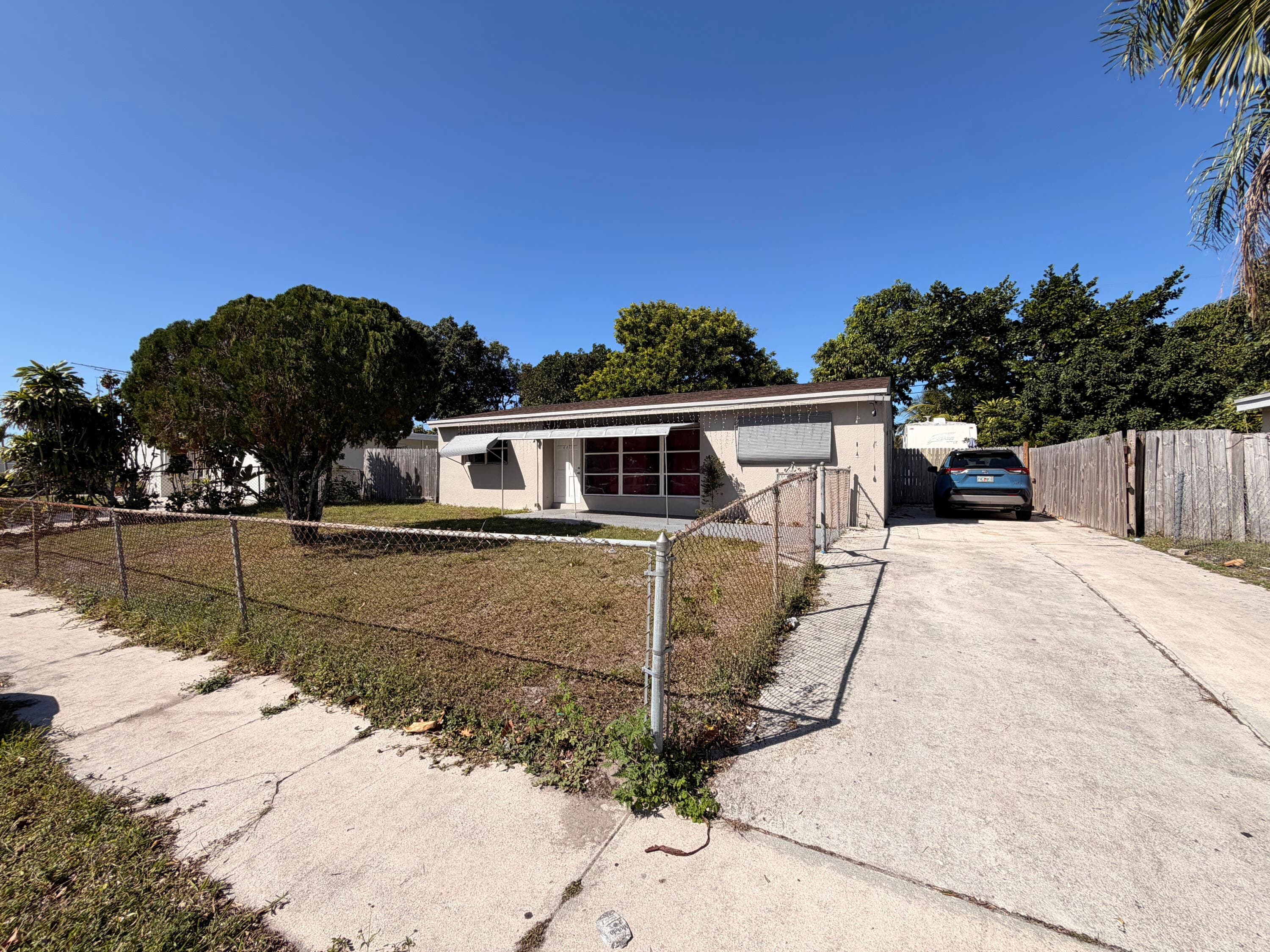 431 Pensacola Drive, Lake Worth, FL 33462 — photo 1 of 29