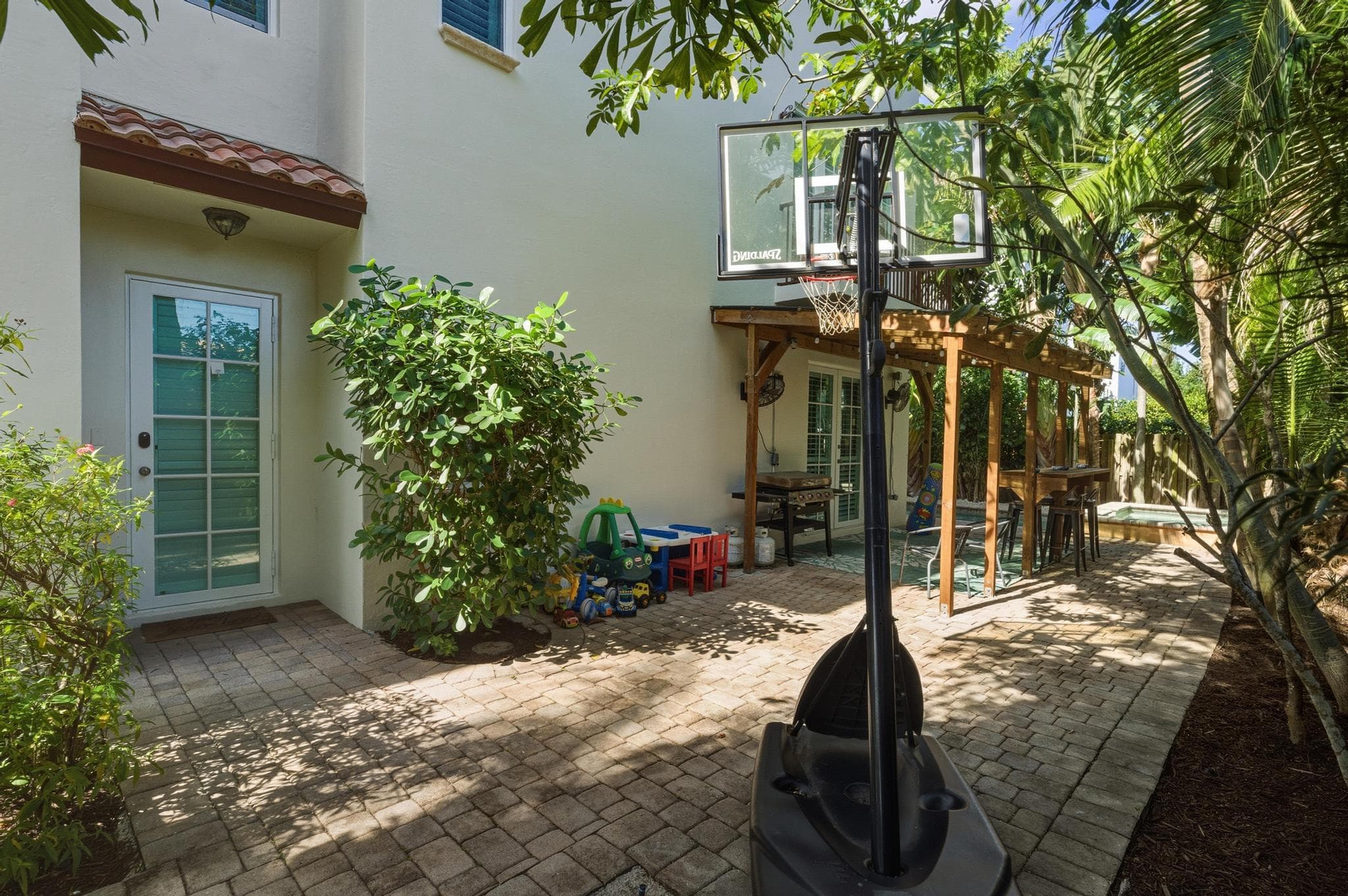 1709 NE 8th Street 1709, Fort Lauderdale, FL 33304 — photo 7 of 62