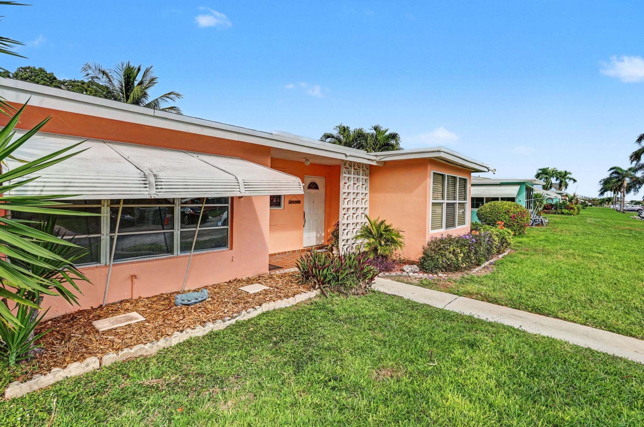 275 South Boulevard C, Boynton Beach, FL 33435 — photo 2 of 20