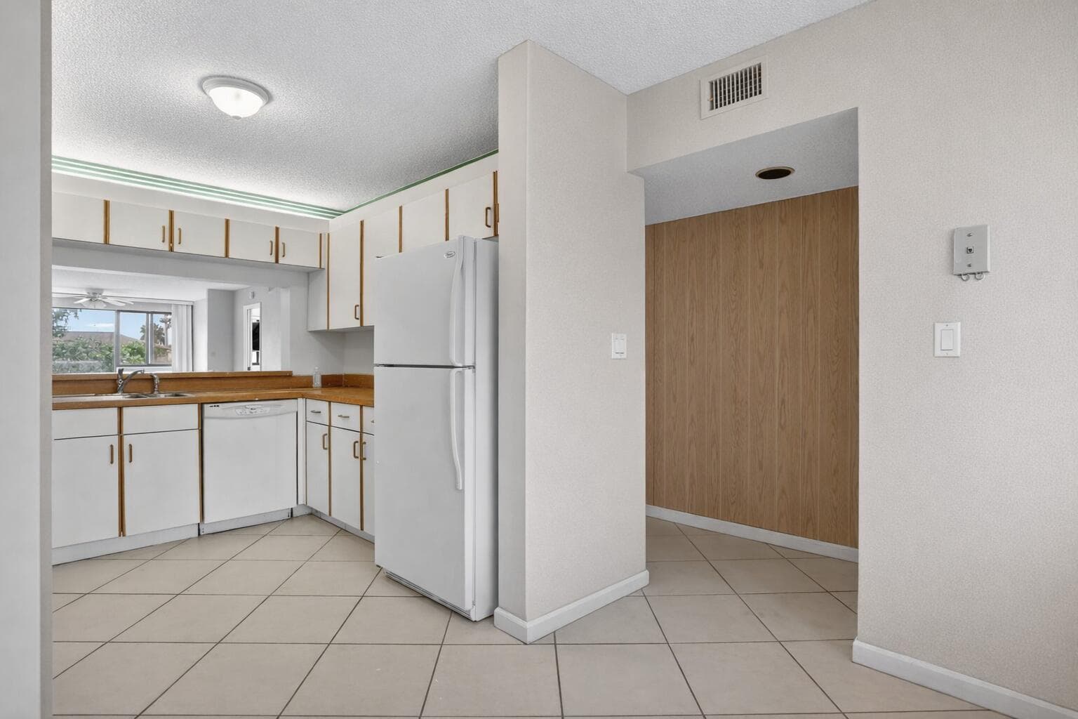 10837 W Clairmont Circle 208, Tamarac, FL 33321 — photo 6 of 45