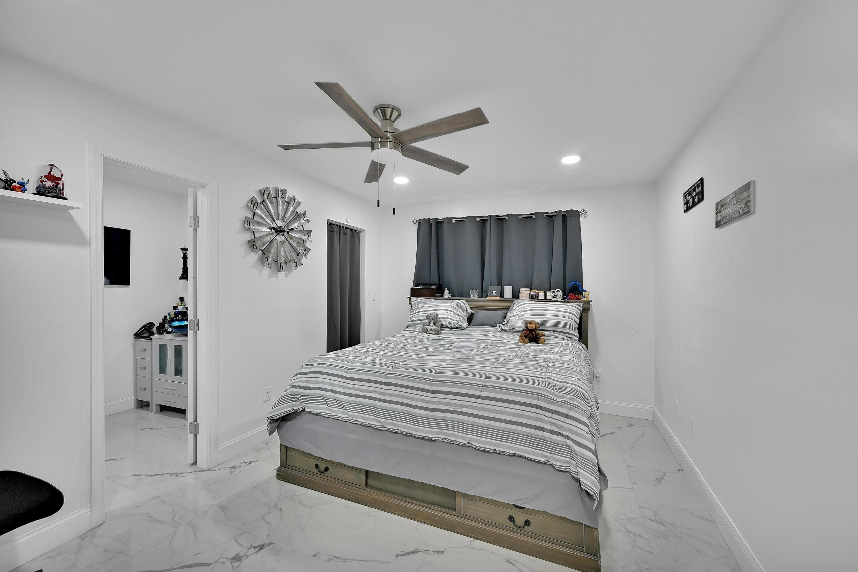 2404 Dade Road, Fort Pierce, FL 34982 — photo 11 of 61