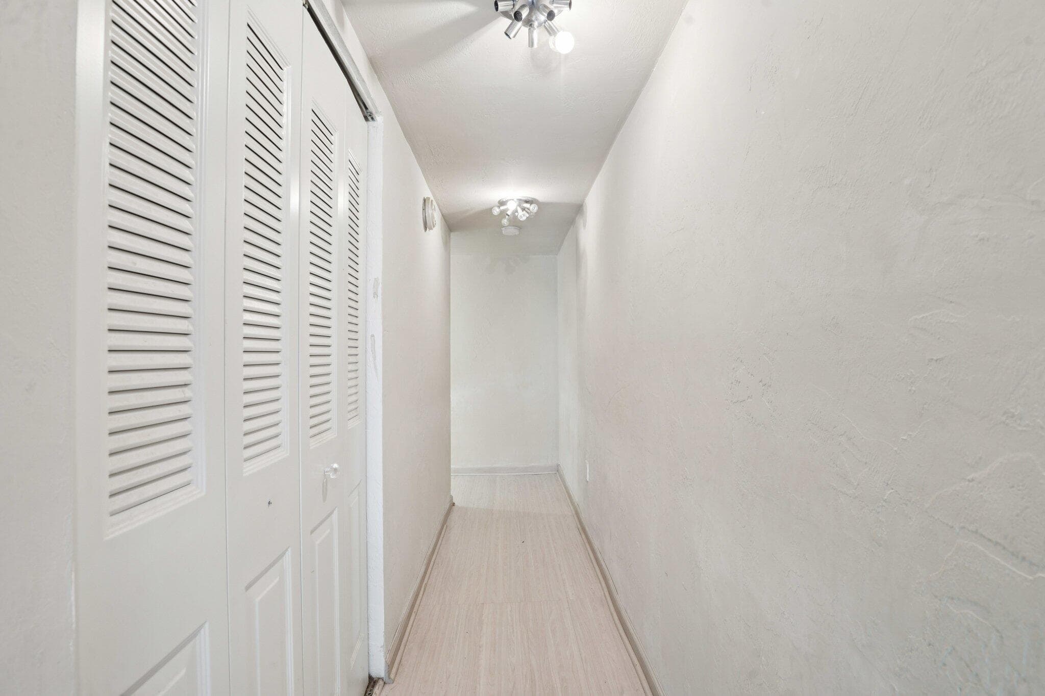 19232 NE 25th Avenue 221b, Miami, FL 33180 — photo 29 of 47