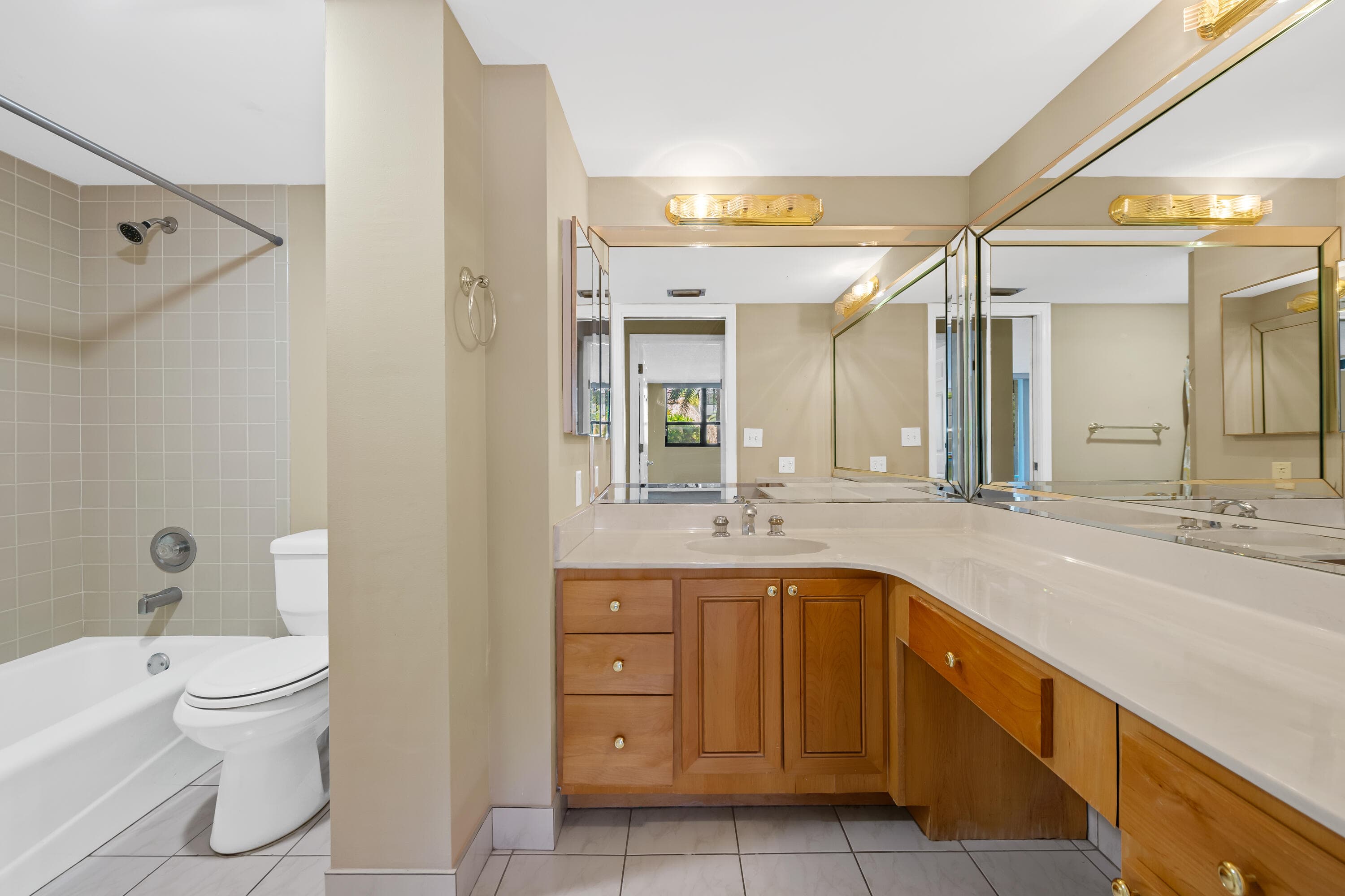 800 Jeffery Street 103, Boca Raton, FL 33487 — photo 23 of 40