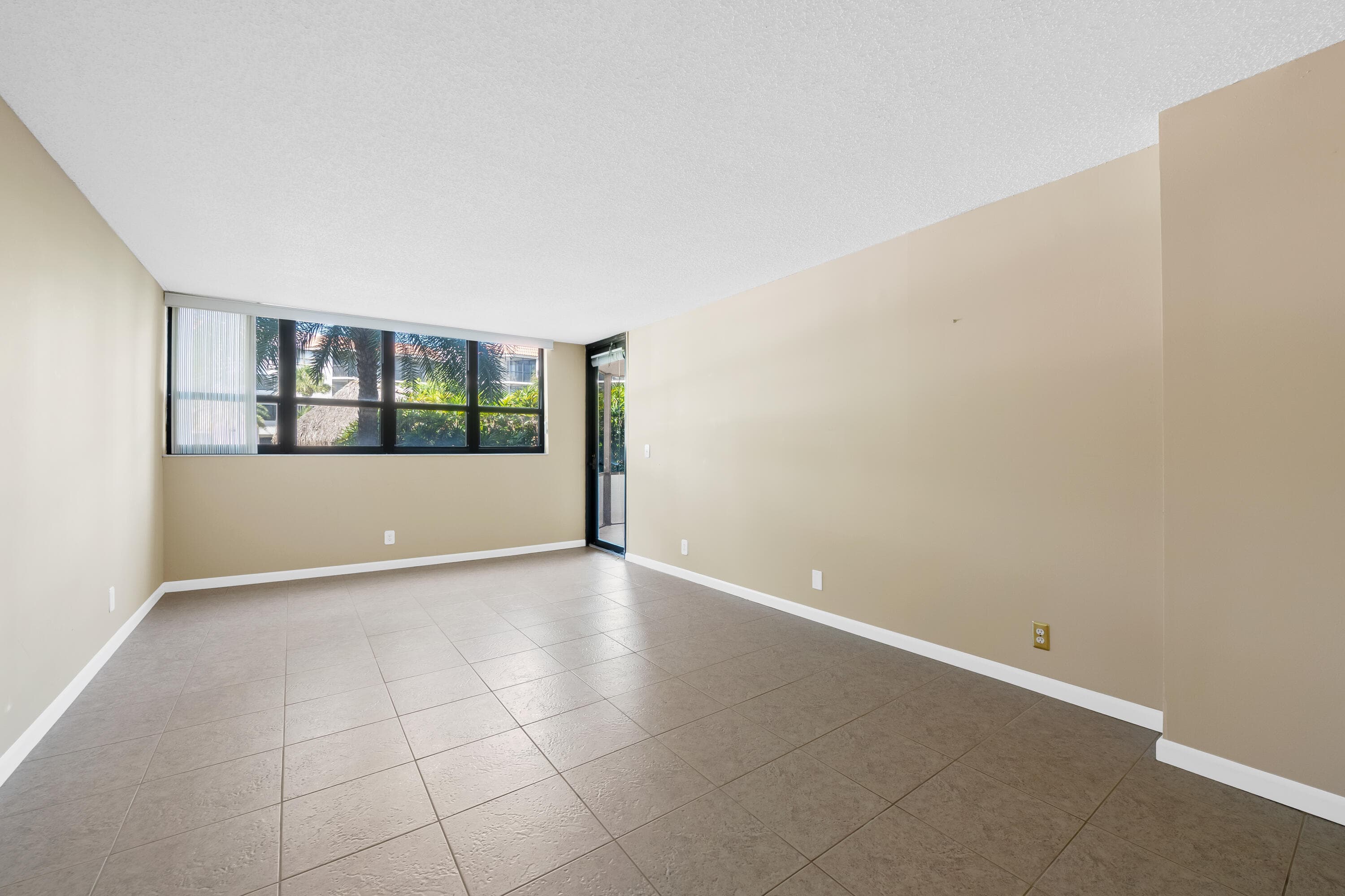 800 Jeffery Street 103, Boca Raton, FL 33487 — photo 21 of 40