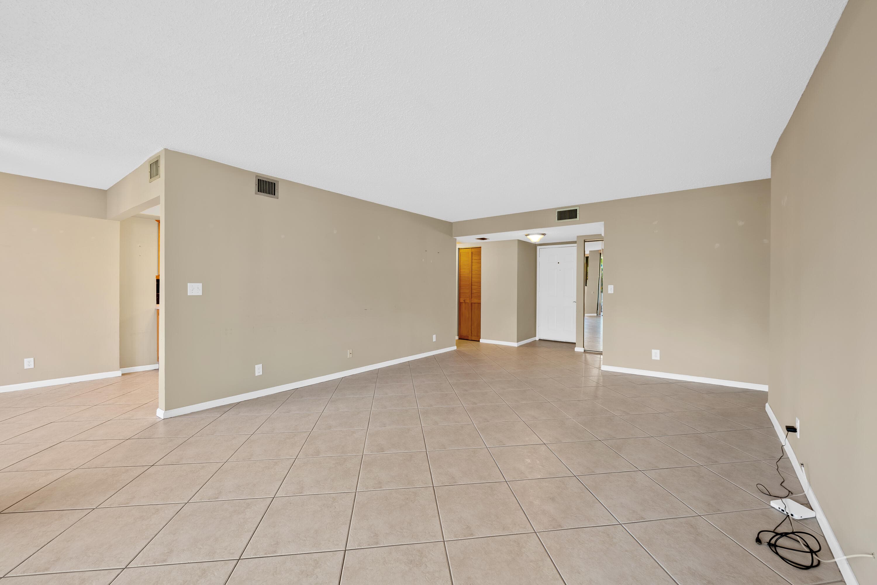 800 Jeffery Street 103, Boca Raton, FL 33487 — photo 11 of 40