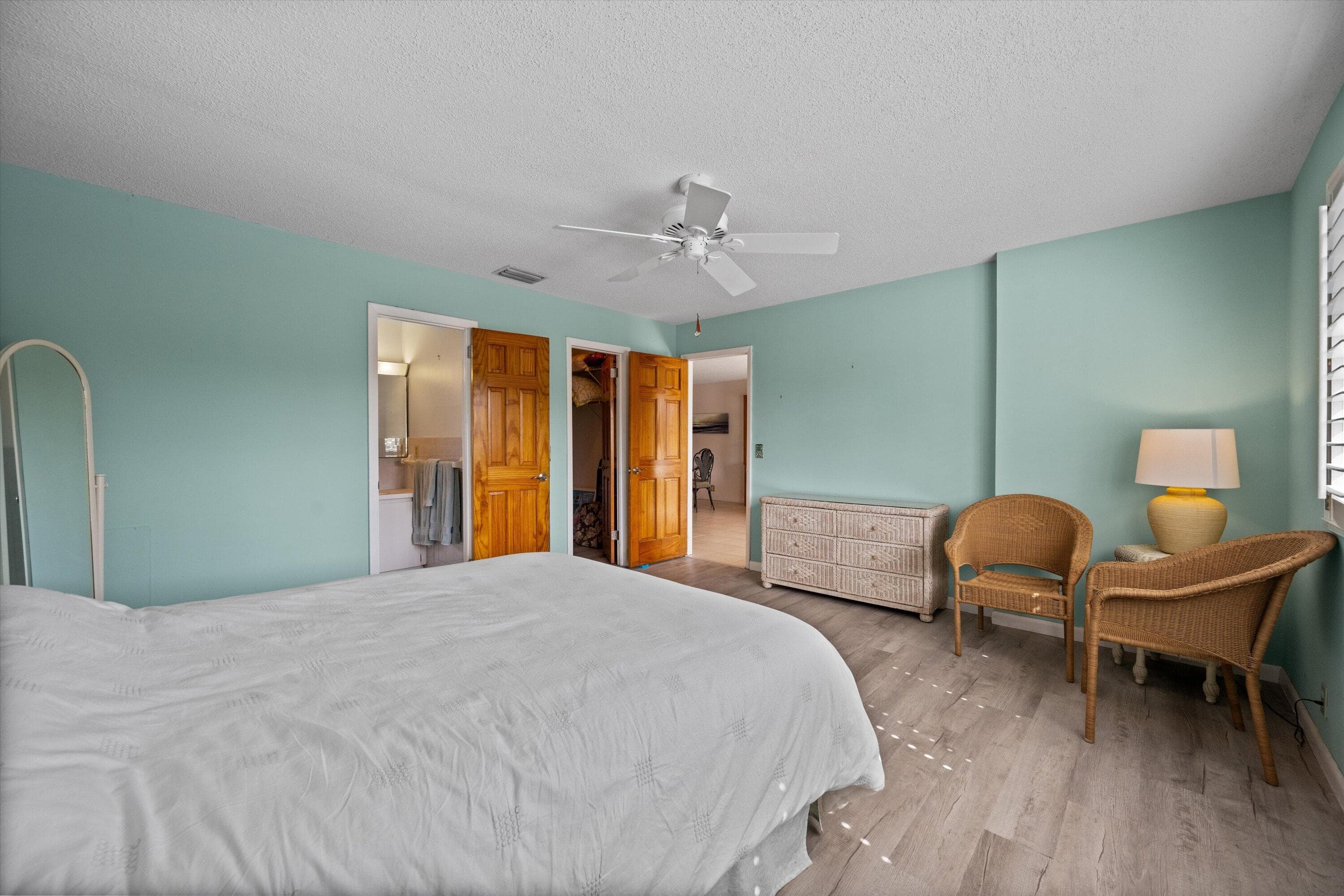 421 S Lakeside Drive 10, Lake Worth Beach, FL 33460 — photo 17 of 32