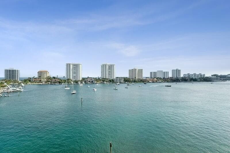 300 SE 5th Avenue 6010, Boca Raton, FL 33432 — photo 1 of 34