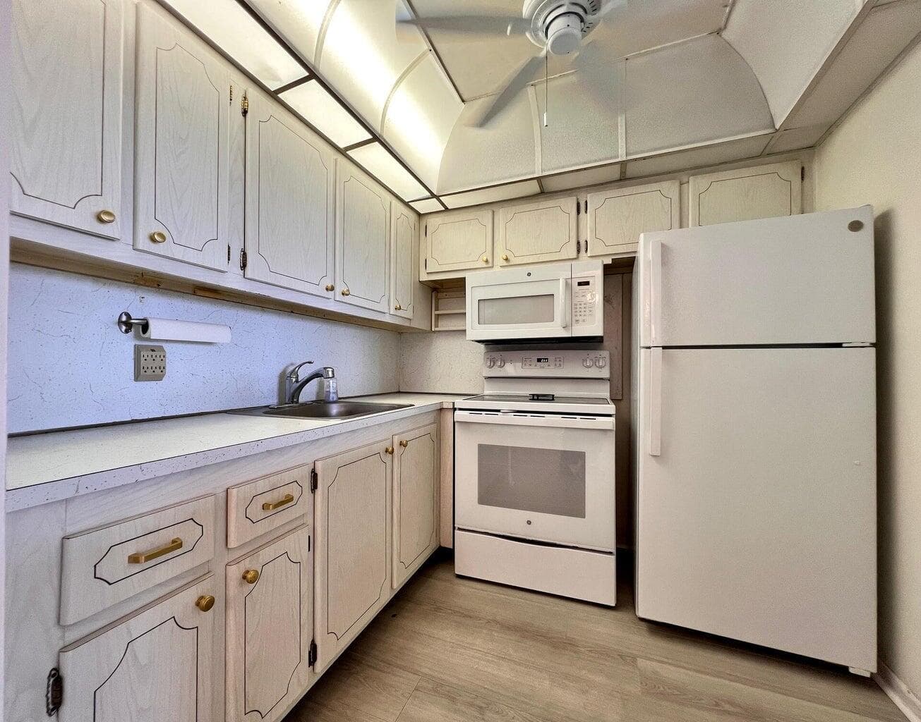 434 Southampton B, West Palm Beach, FL 33417 — photo 2 of 7