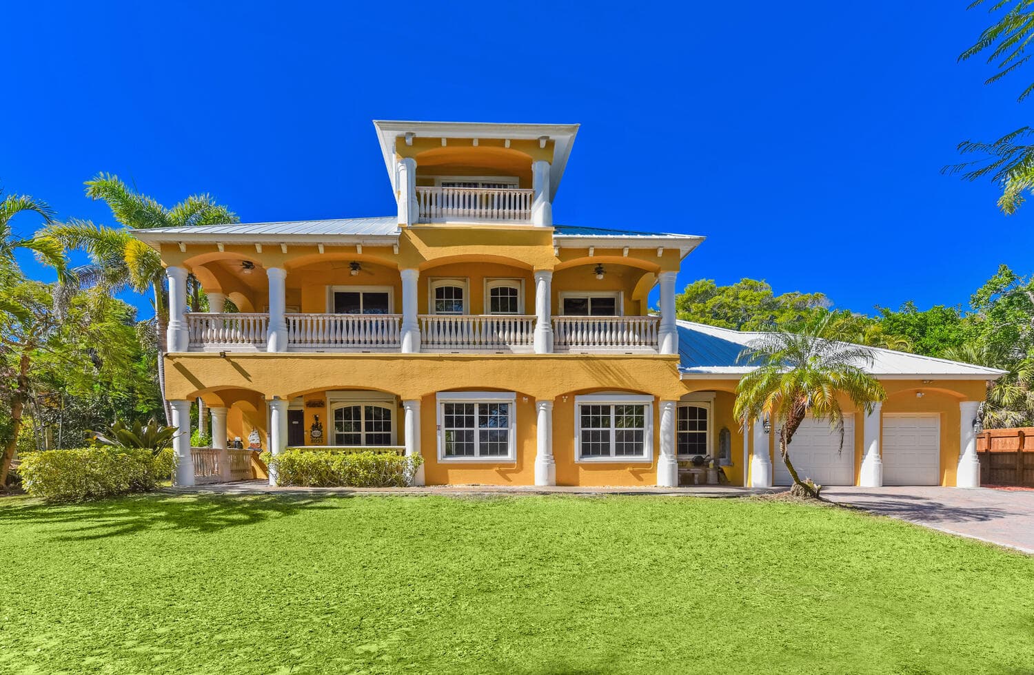 8073 S Indian River Drive, Fort Pierce, FL 34982 — photo 1 of 65