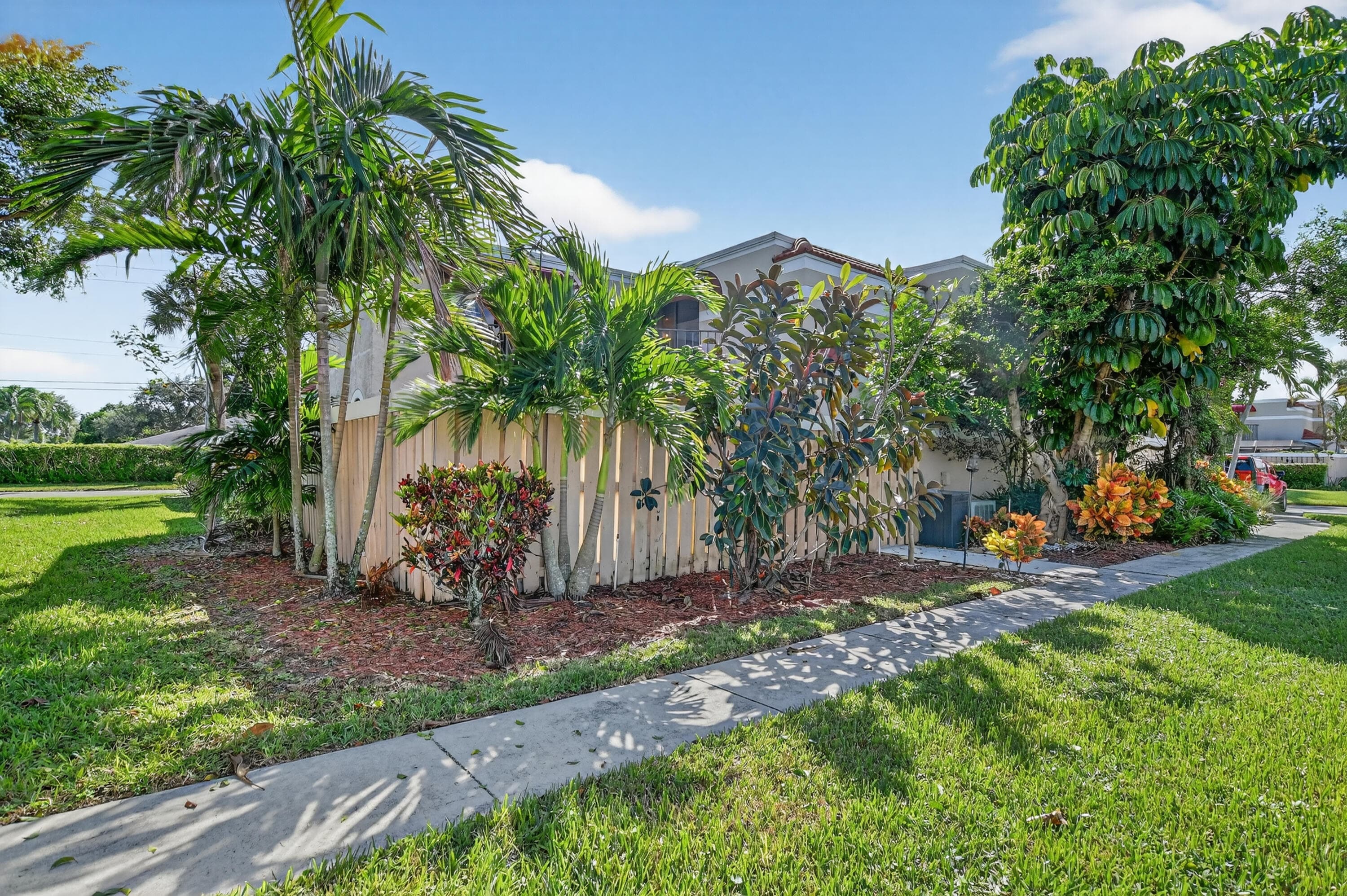 4005 Village Drive B, Delray Beach, FL 33445 — photo 1 of 35