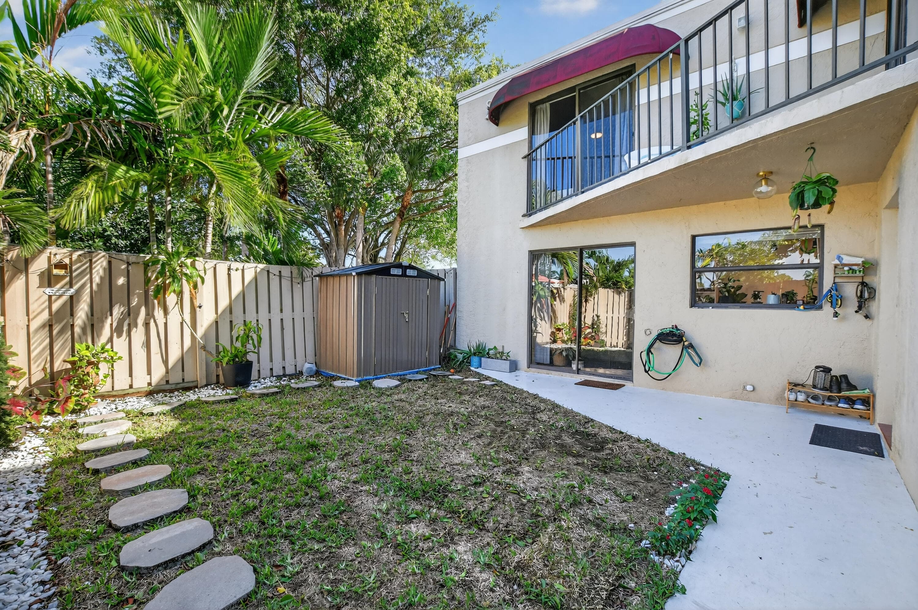 4005 Village Drive B, Delray Beach, FL 33445 — photo 3 of 35