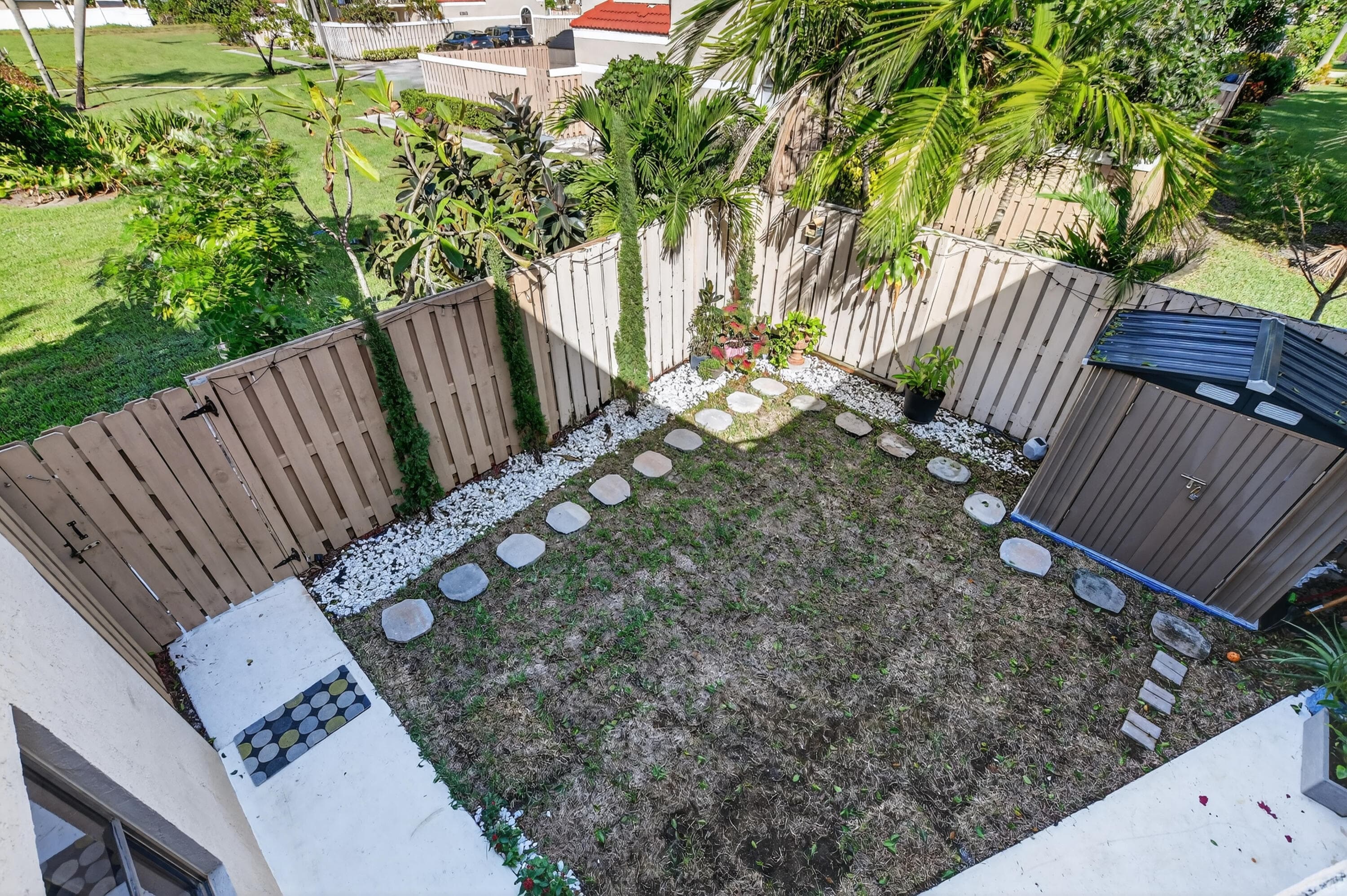 4005 Village Drive B, Delray Beach, FL 33445 — photo 34 of 35