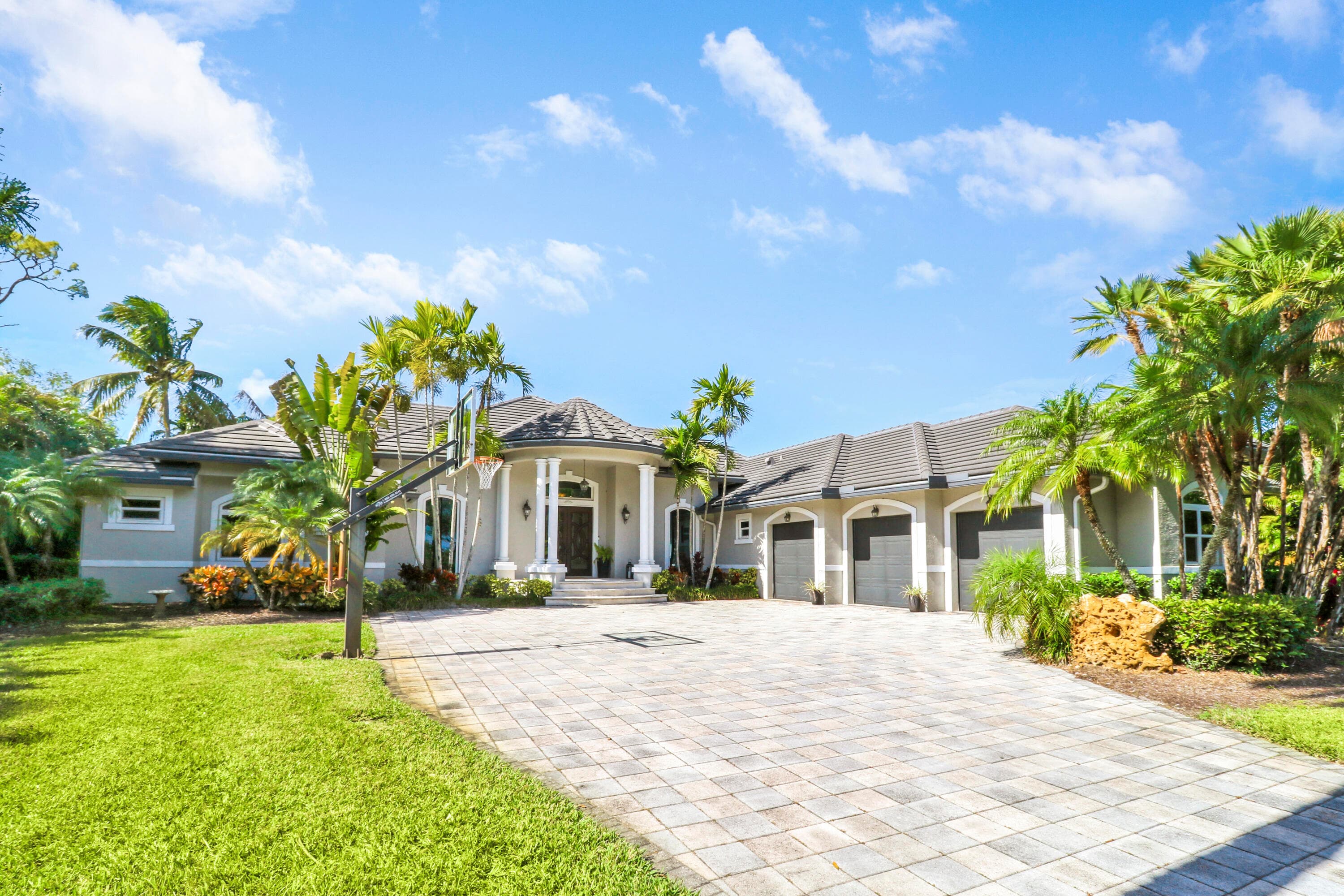 18512 SE Old Trail Drive E, Jupiter, FL 33478 — photo 2 of 60