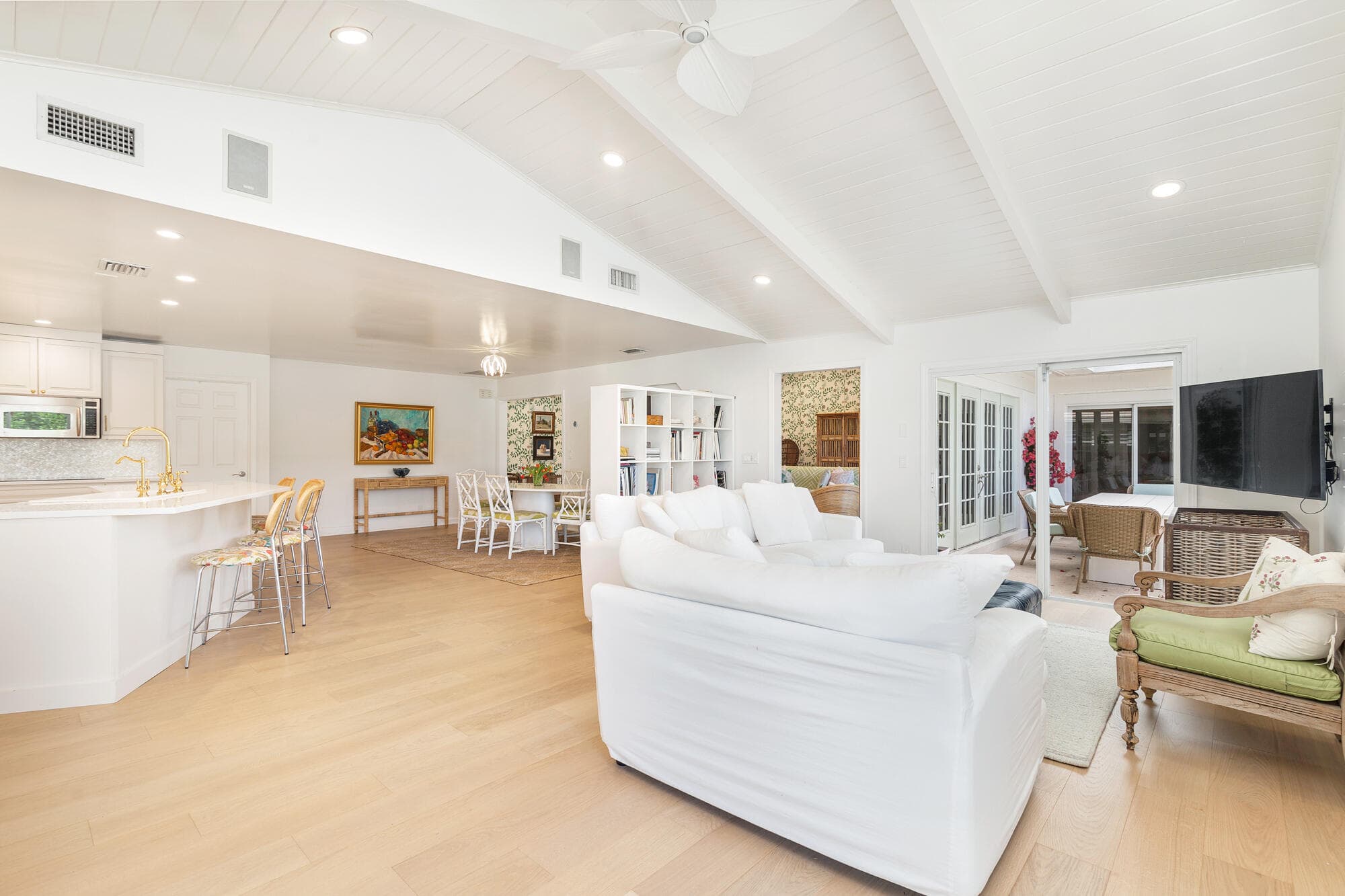 3125 Embassy Drive, West Palm Beach, FL 33401 — photo 13 of 32
