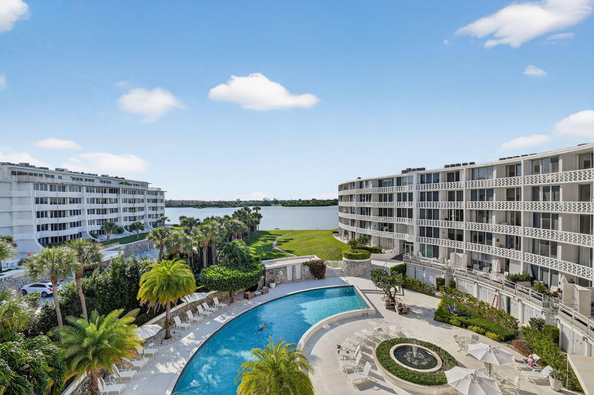 2760 S Ocean Boulevard 417, Palm Beach, FL 33480 — photo 39 of 65
