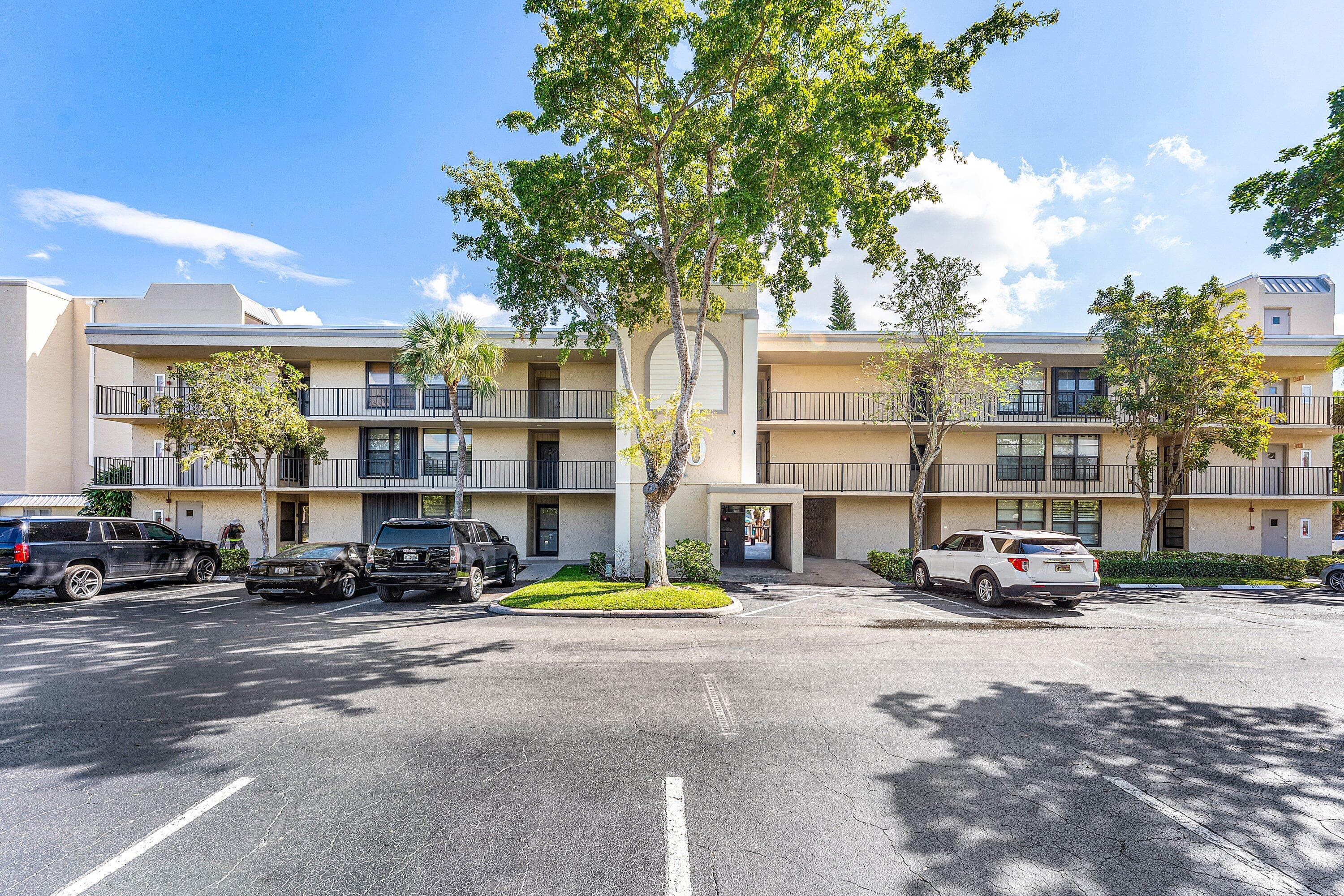 10 Royal Palm Way 203, Boca Raton, FL 33432 — photo 1 of 45
