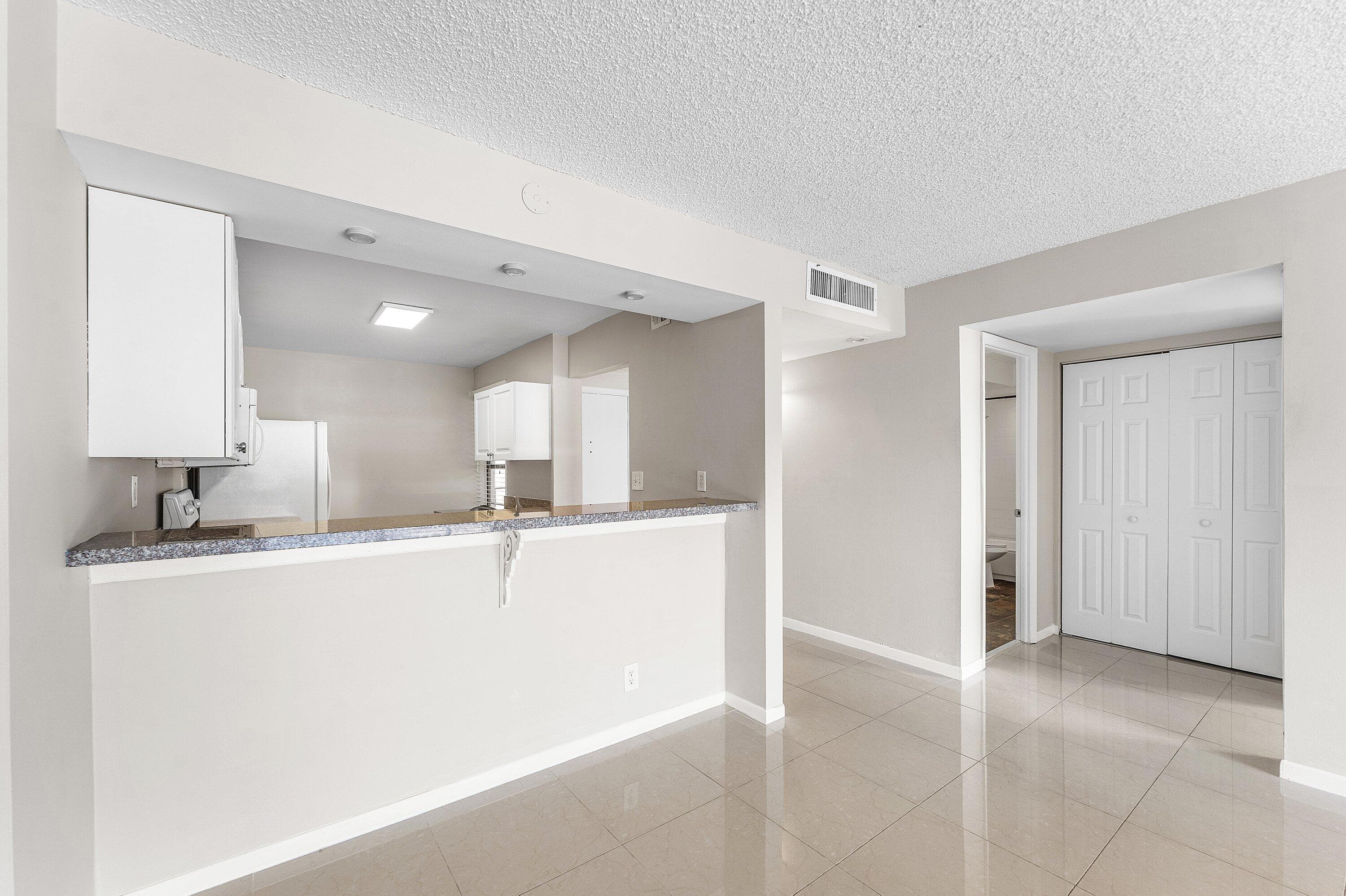 10 Royal Palm Way 203, Boca Raton, FL 33432 — photo 13 of 45