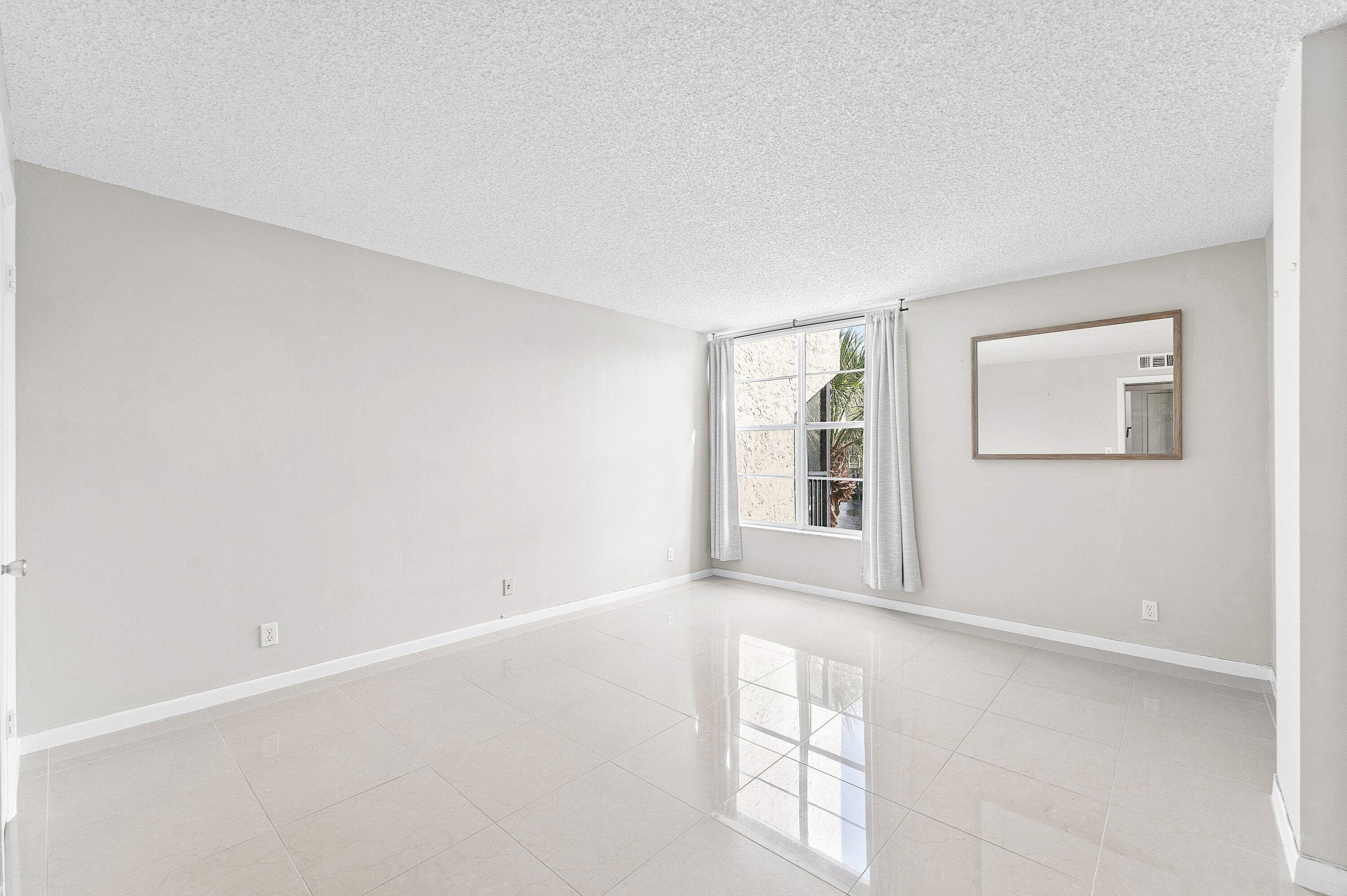 10 Royal Palm Way 203, Boca Raton, FL 33432 — photo 24 of 45