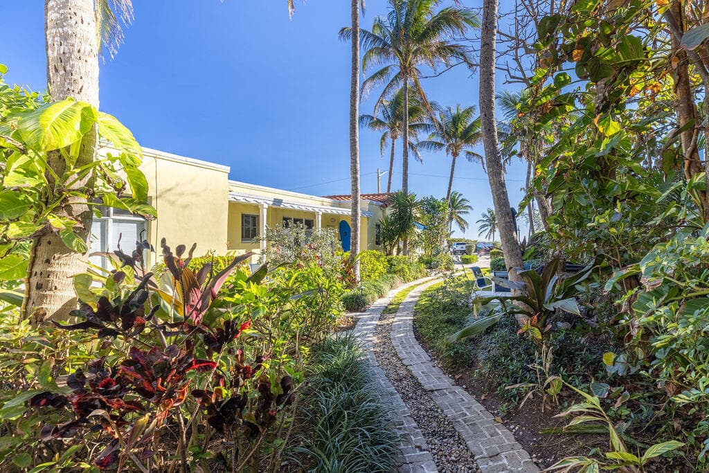 88 S Ocean Boulevard, Delray Beach, FL 33483 — photo 1 of 6
