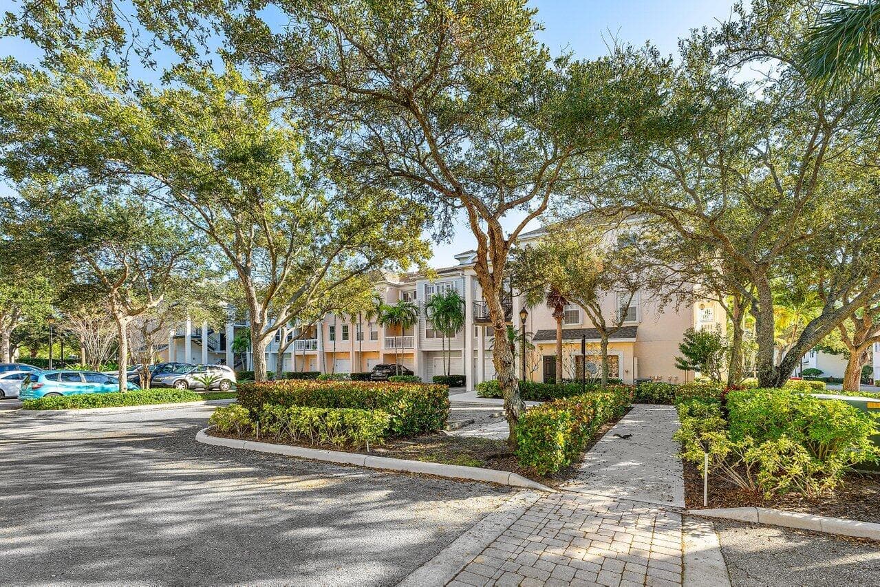 276 Murcia Drive 301, Jupiter, FL 33458 — photo 9 of 52