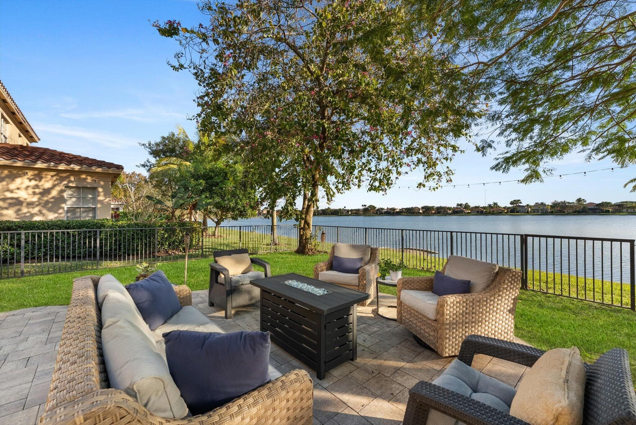 10712 Willow Oak Court, Wellington, FL 33414 — photo 3 of 53