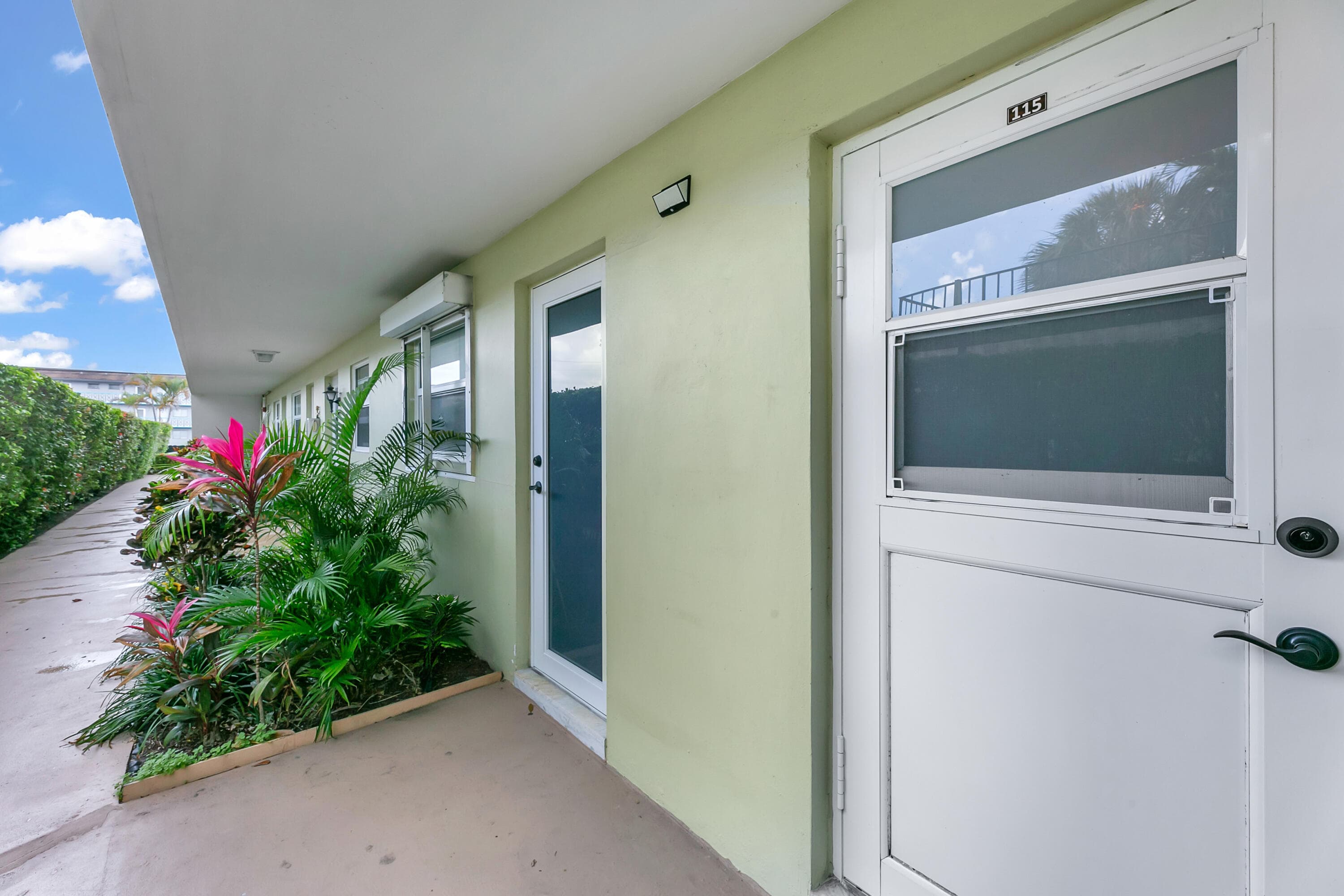 960 Crystal Lake Drive 115, Deerfield Beach, FL 33064 — photo 27 of 35