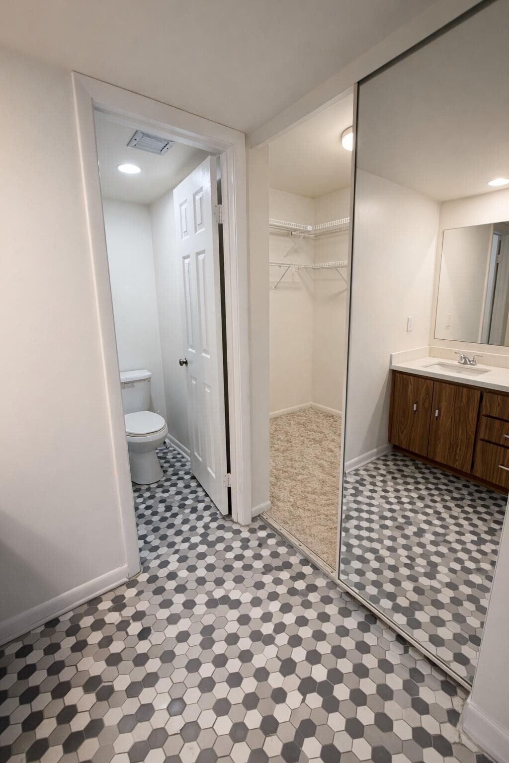 3826 Whitehall Drive 305, West Palm Beach, FL 33401 — photo 14 of 28