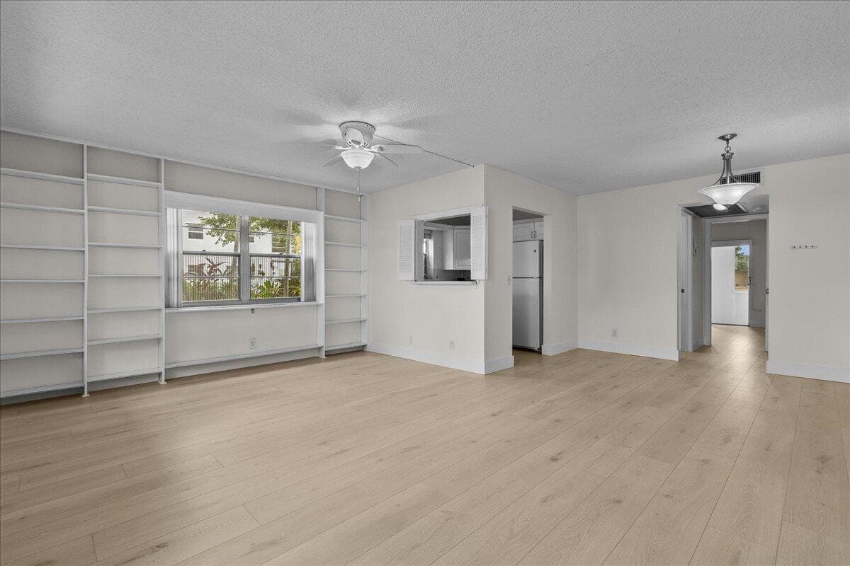 142 Kent I, West Palm Beach, FL 33417 — photo 2 of 31